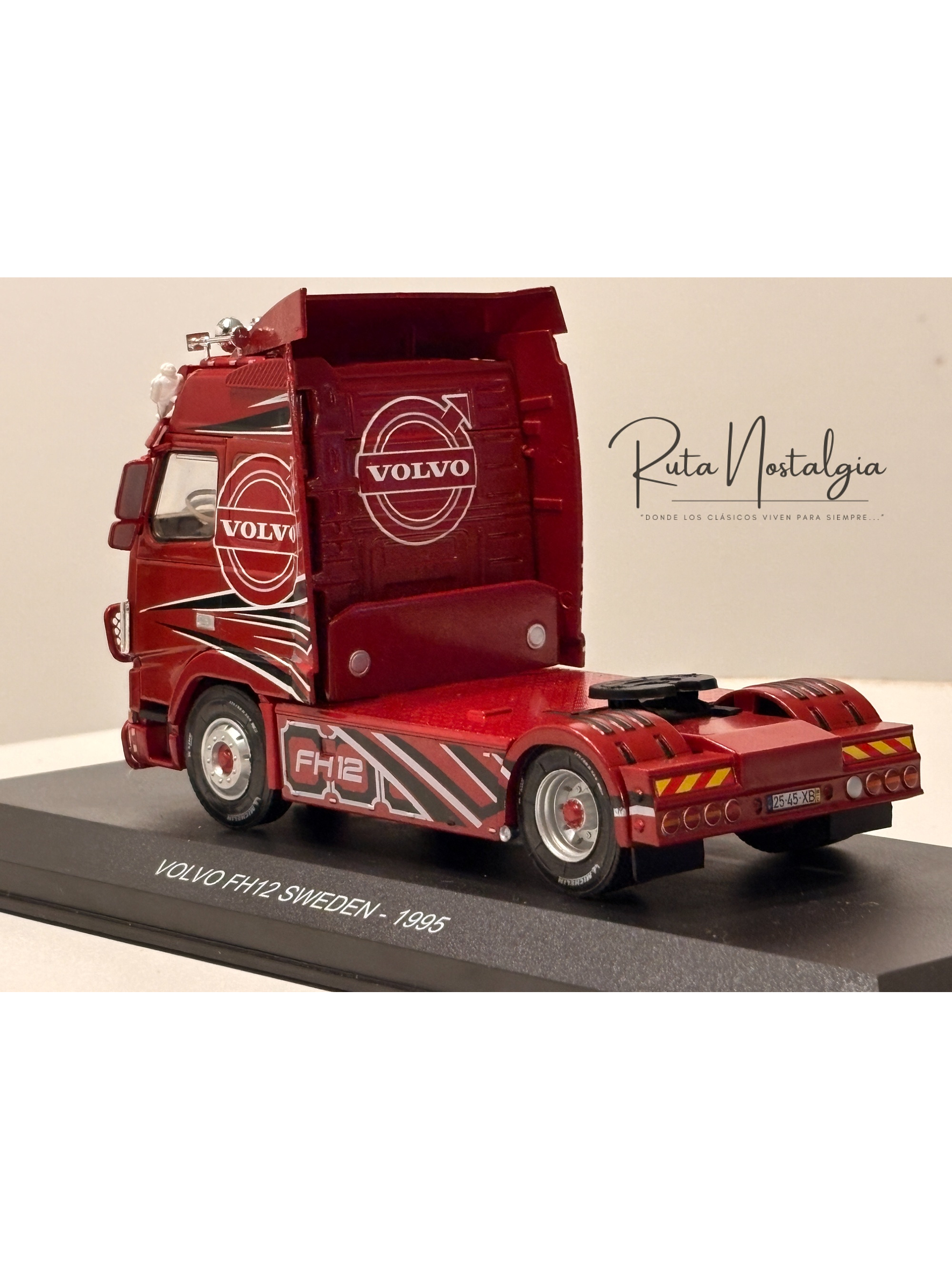 Volvo FH12 1995 rojo decorado Hachette 1:43 – camión europeo tuning de colección 7