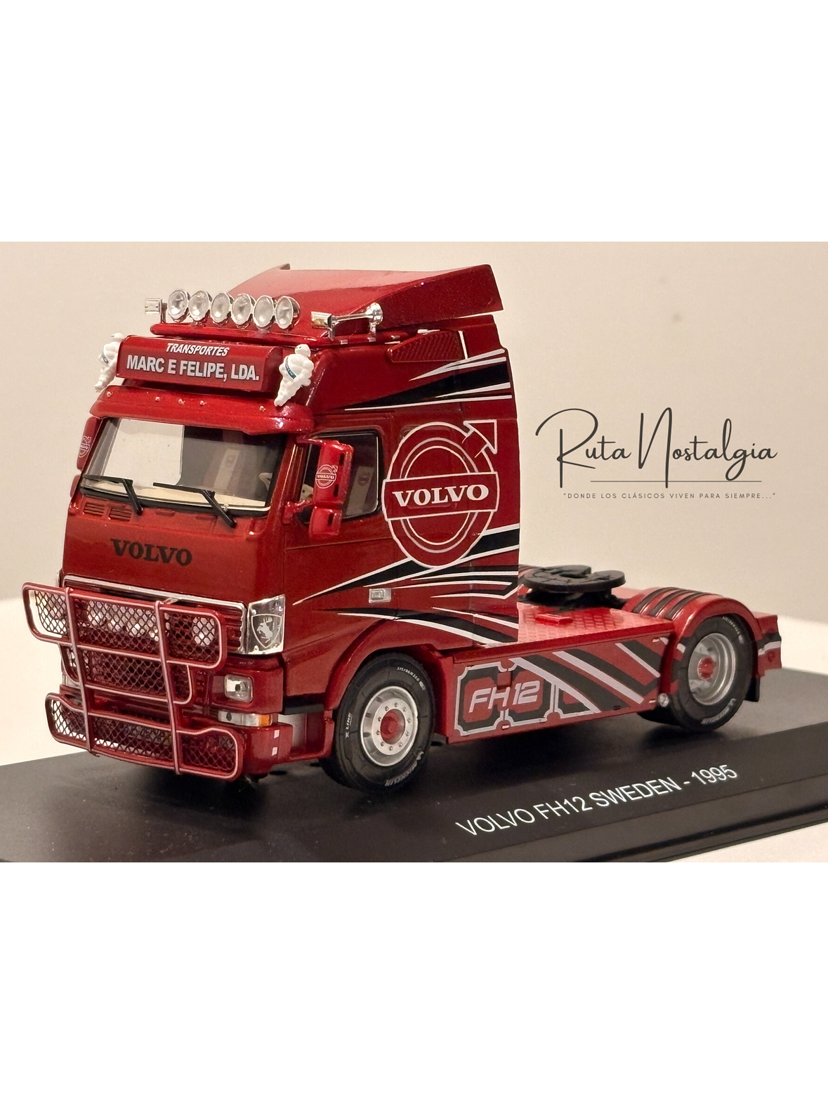 Volvo FH12 1995 rojo decorado Hachette 1:43 – camión europeo tuning de colección 8