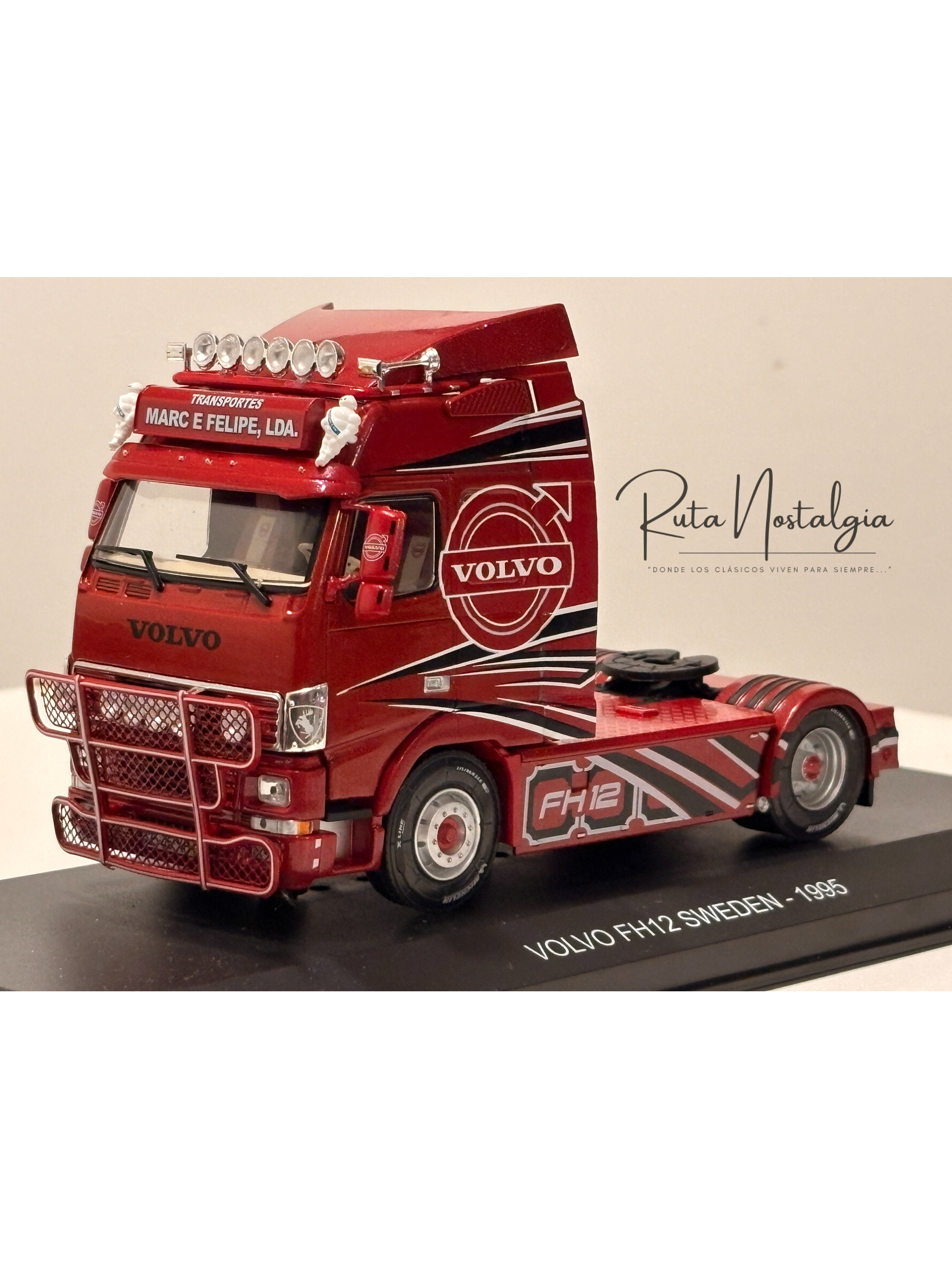 Volvo FH12 1995 rojo decorado Hachette 1:43 – camión europeo tuning de colección 8