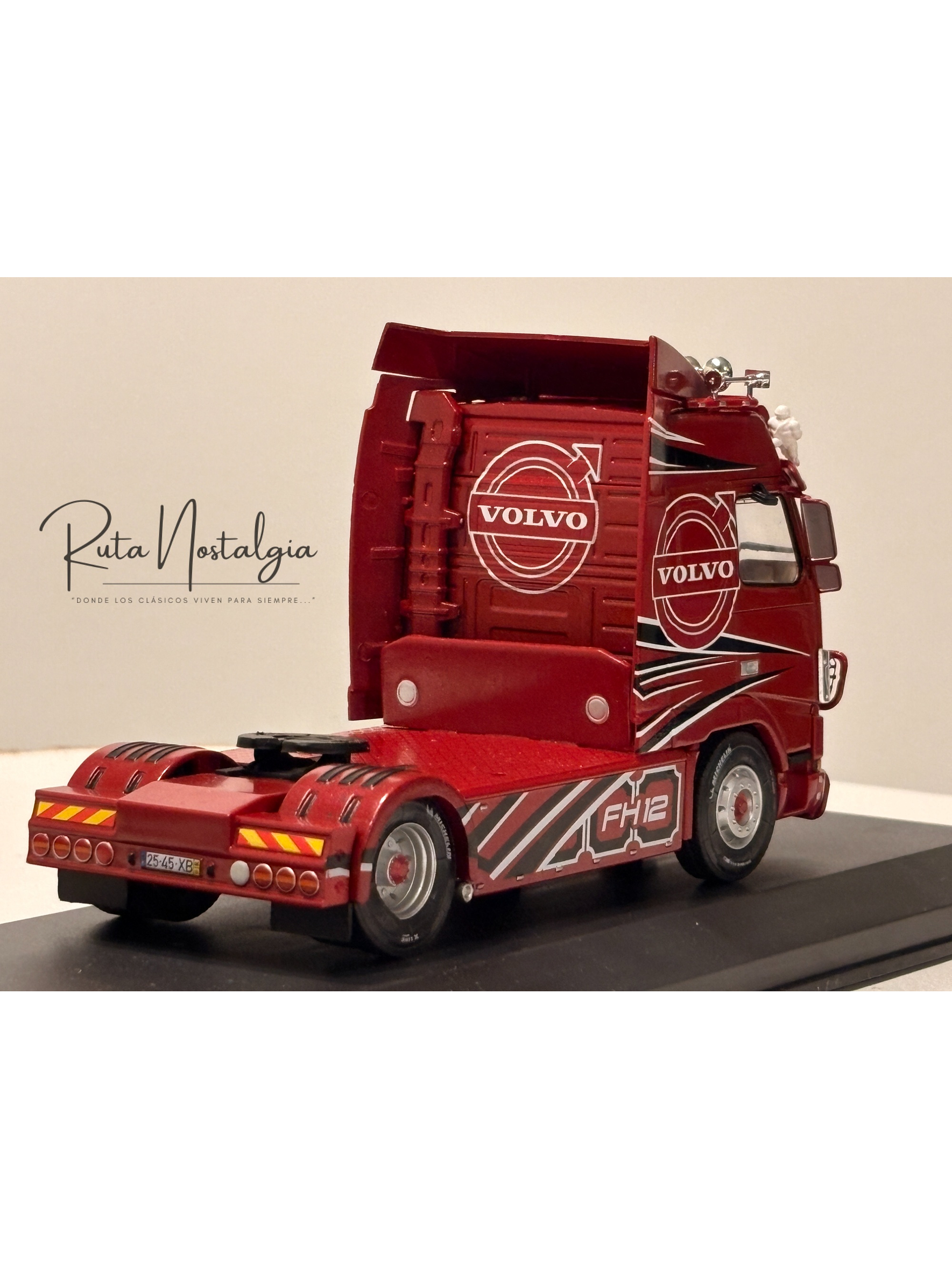 Volvo FH12 1995 rojo decorado Hachette 1:43 – camión europeo tuning de colección 3