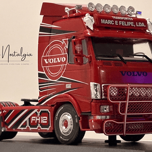 Volvo FH12 1995 rojo decorado Hachette 1:43 – camión europeo tuning de colección