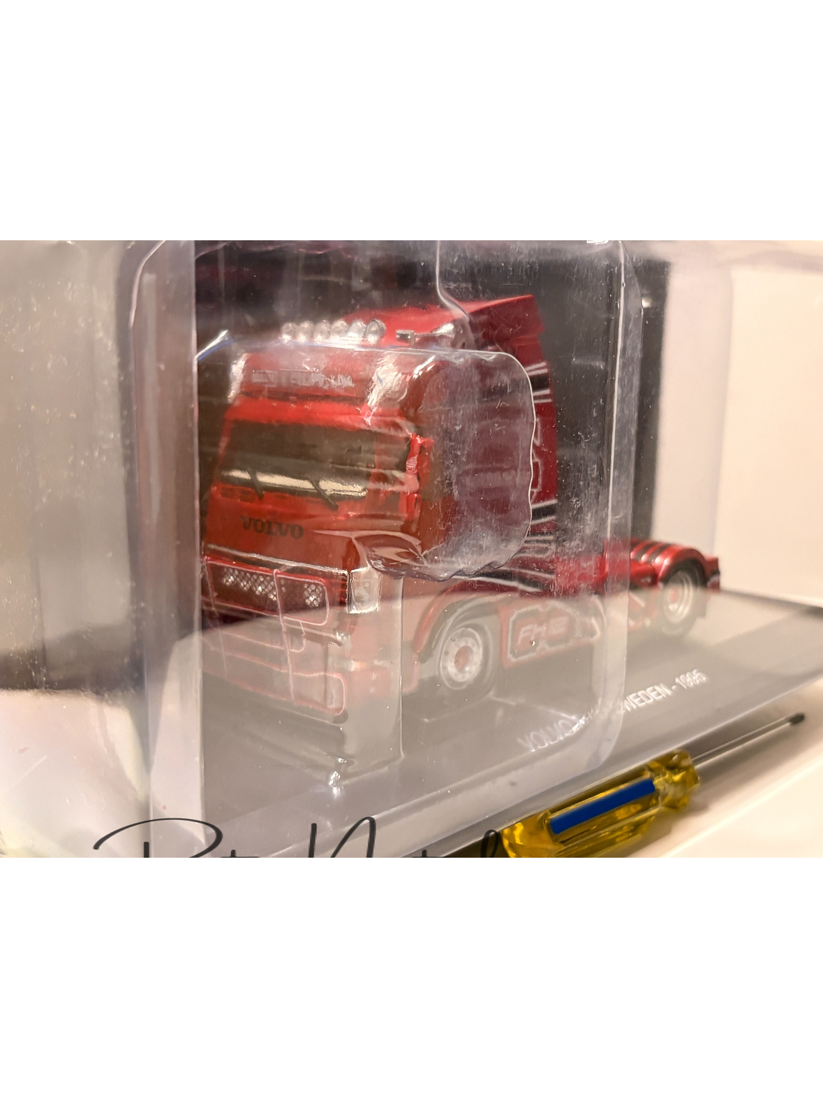 Volvo FH12 1995 rojo decorado Hachette 1:43 – camión europeo tuning de colección 6