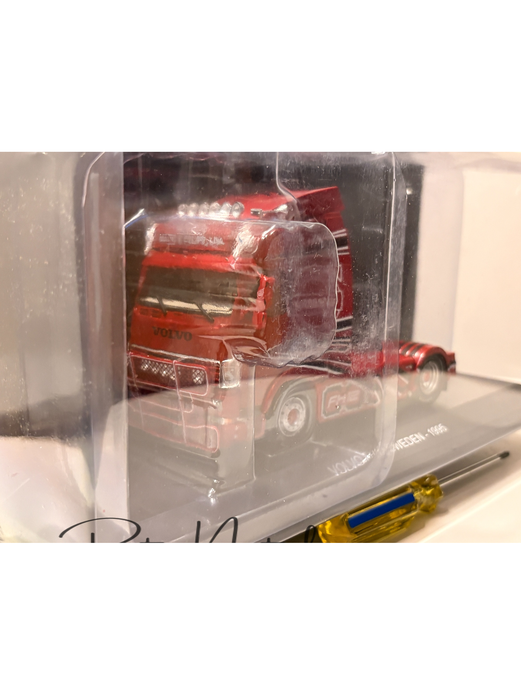 Volvo FH12 1995 rojo decorado Hachette 1:43 – camión europeo tuning de colección 6