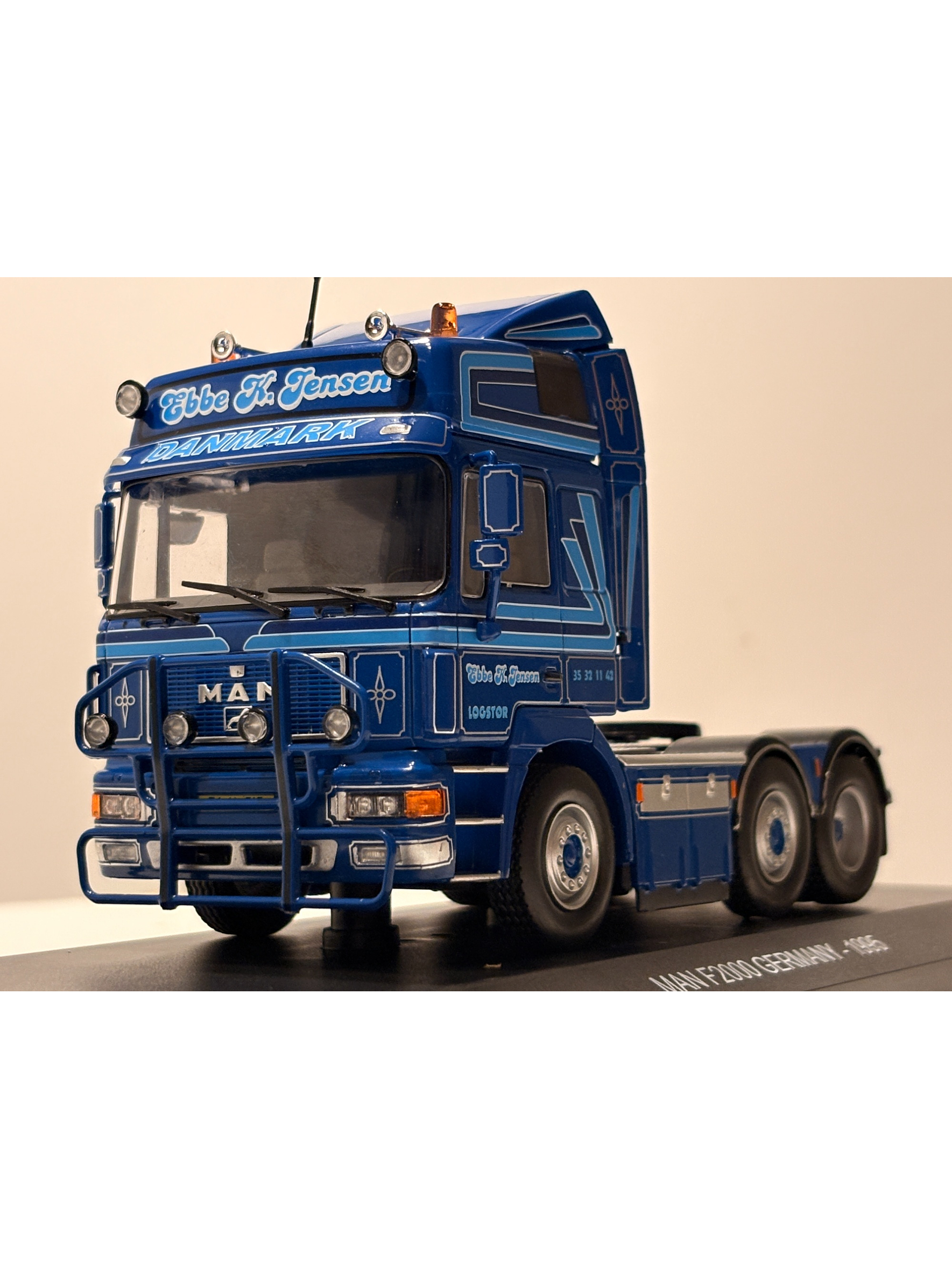 MAN F2000 1995 azul decorado Hachette 1:43 – camión europeo tuning de colección para fanáticos del transporte pesado 1