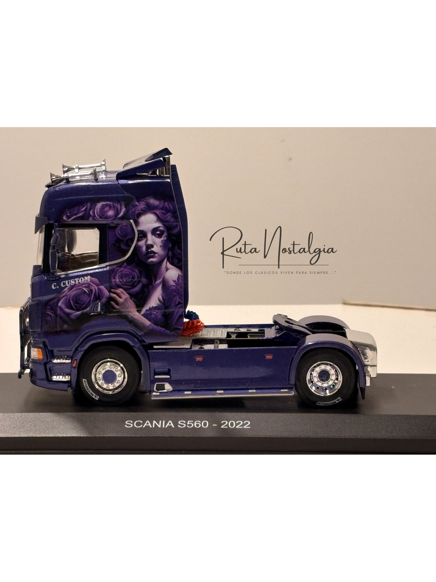Scania S560 2022 púrpura tuning Hachette 1:43 – camión europeo moderno de colección Truck Tuning  4