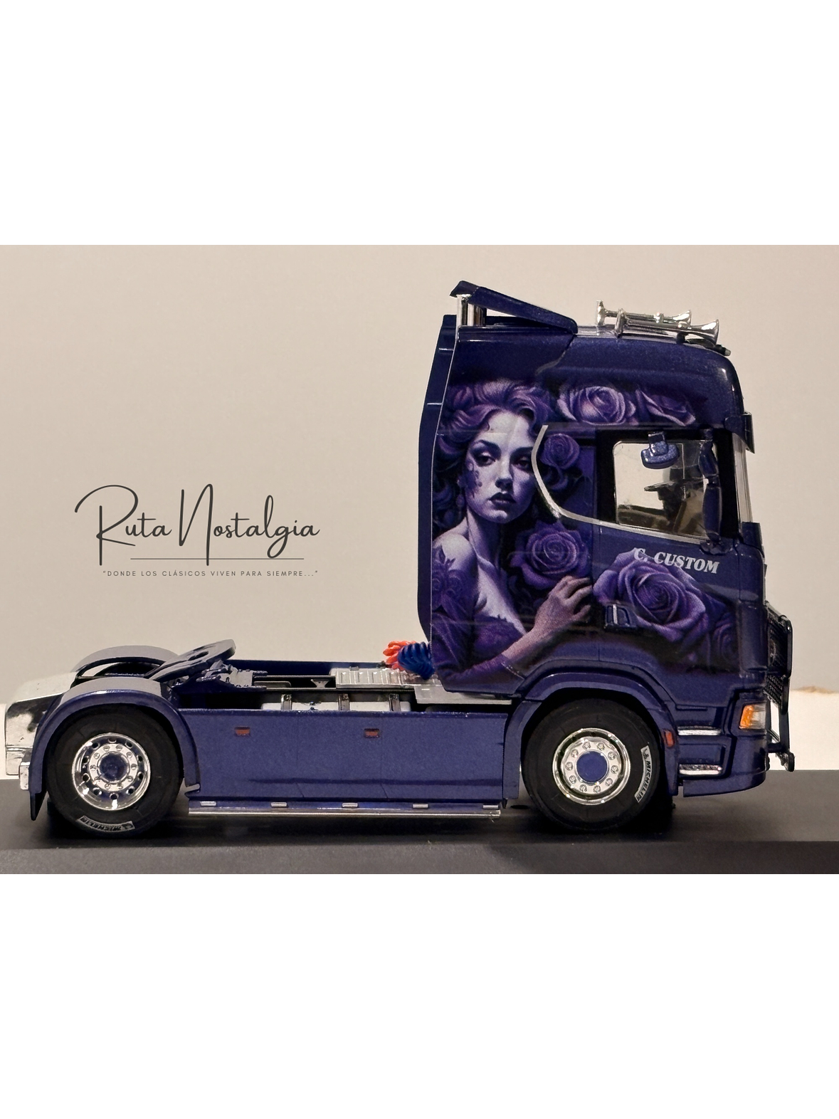 Scania S560 2022 púrpura tuning Hachette 1:43 – camión europeo moderno de colección Truck Tuning  3