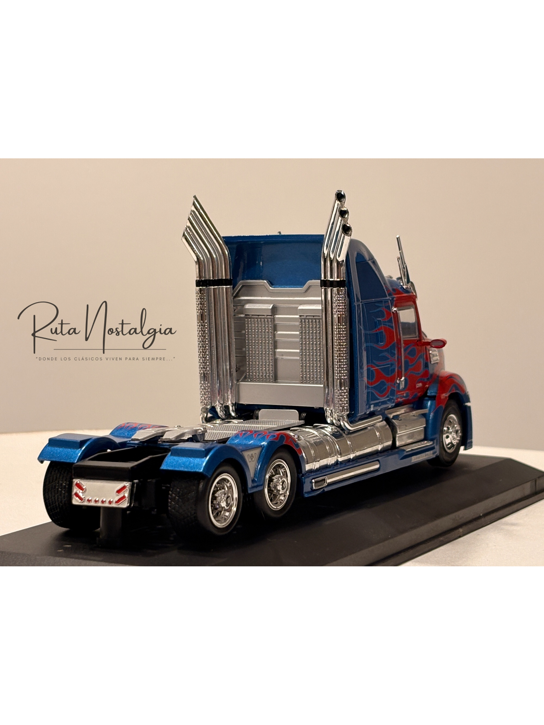 Western Star 5700 XE Tuning 1:43 Hachette / IXO – Camión americano aerodinámico de colección en azul metálico 5
