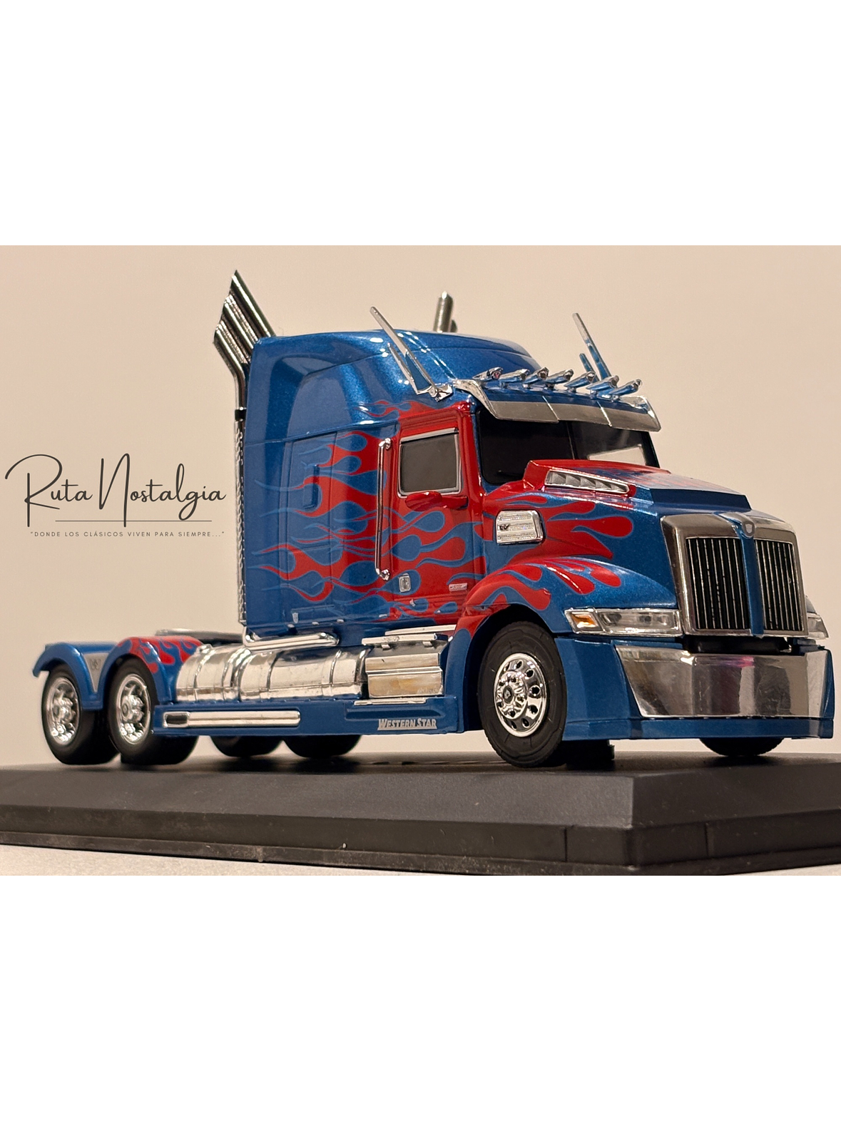Western Star 5700 XE Tuning 1:43 Hachette / IXO – Camión americano aerodinámico de colección en azul metálico 1