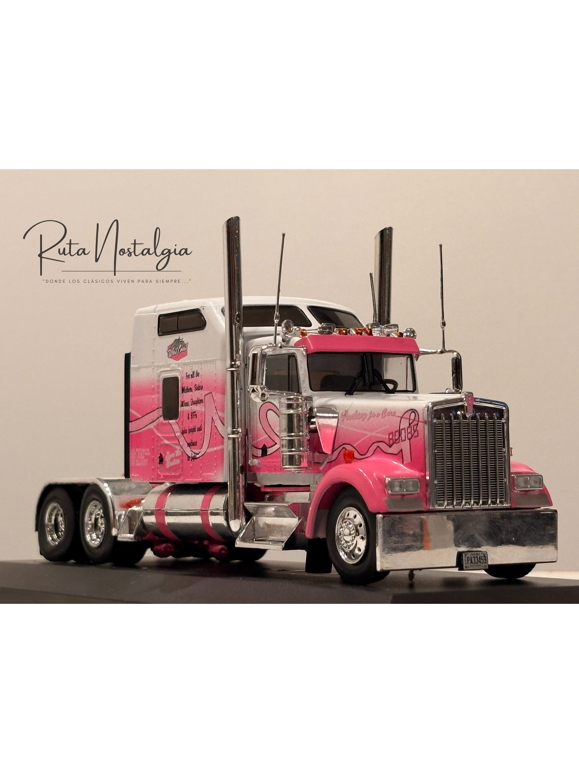 Kenworth W900 1998 Breast Cancer Awareness 1:43 Hachette | Camión tuning americano de colección en Chile 3
