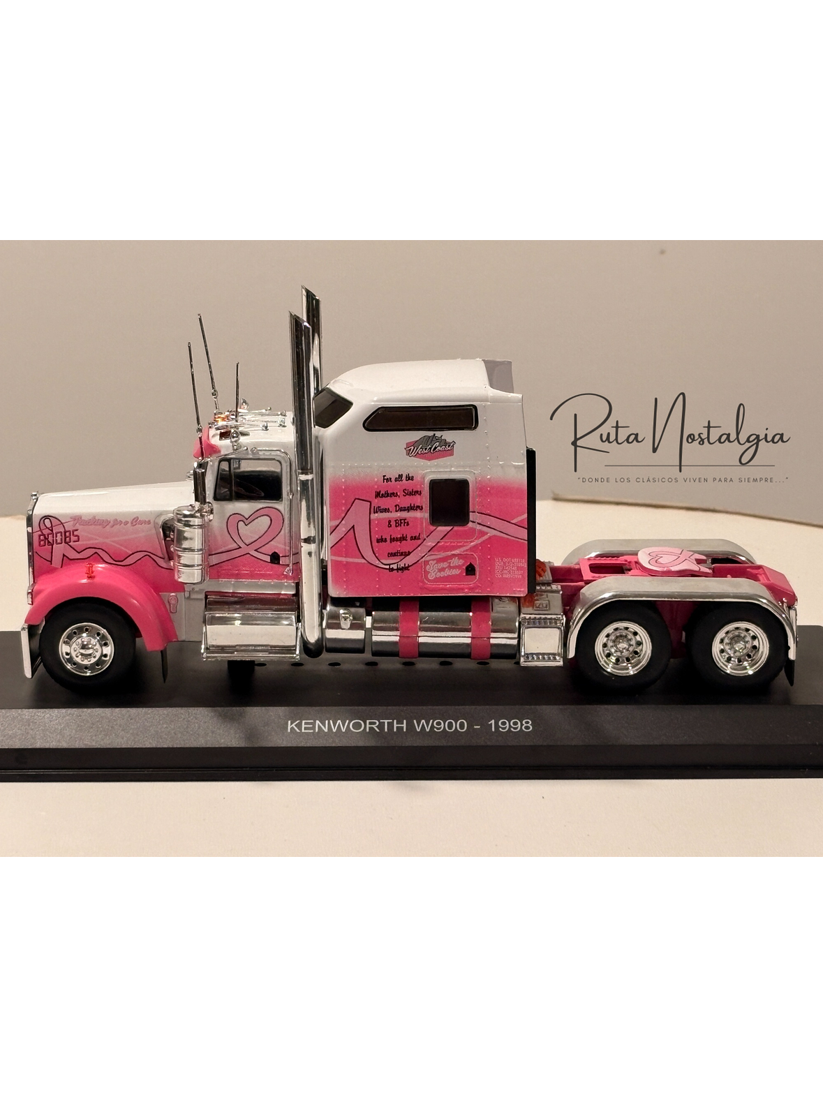 Kenworth W900 1998 Breast Cancer Awareness 1:43 Hachette | Camión tuning americano de colección en Chile 4