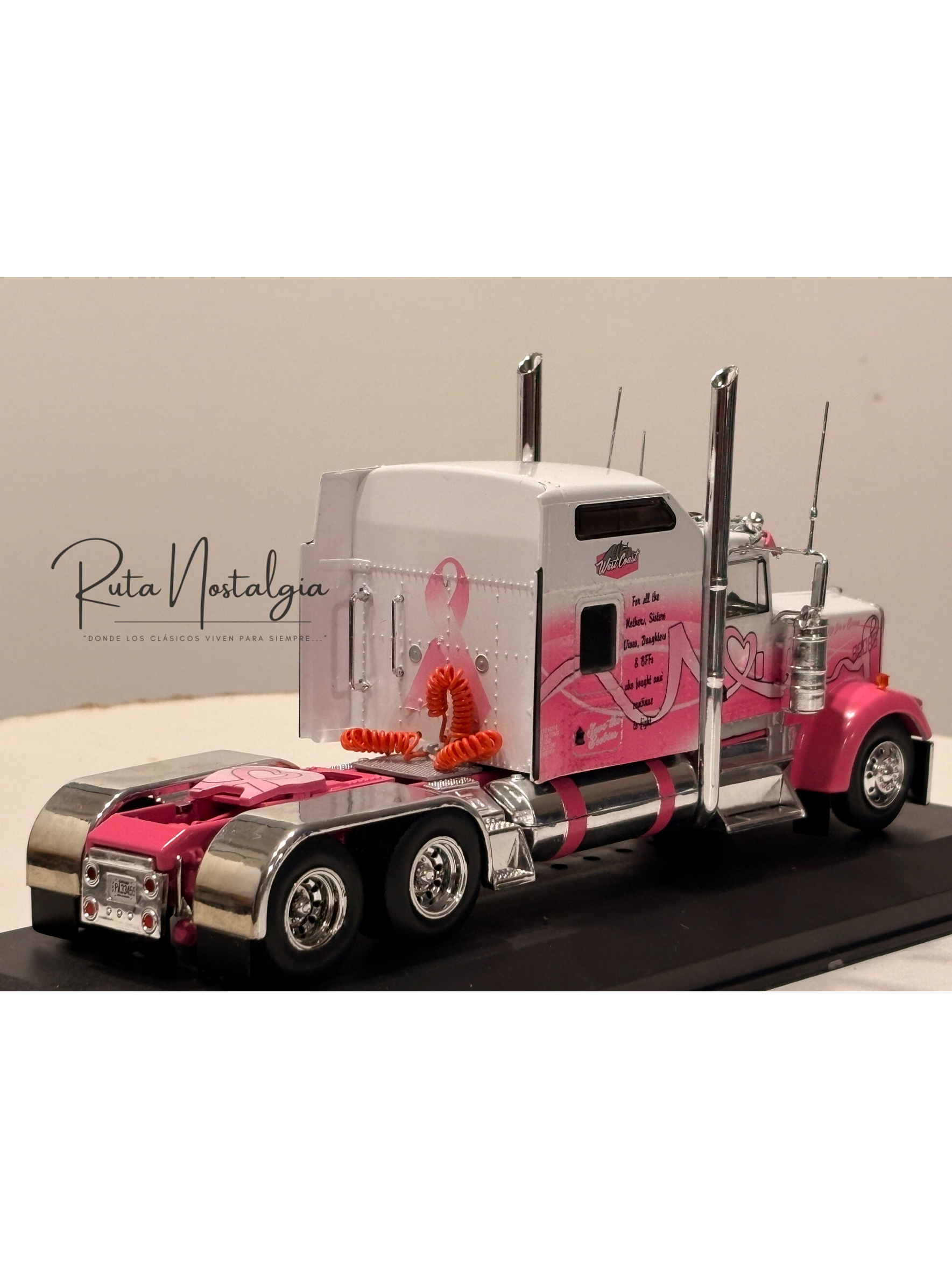 Kenworth W900 1998 Breast Cancer Awareness 1:43 Hachette | Camión tuning americano de colección en Chile 2