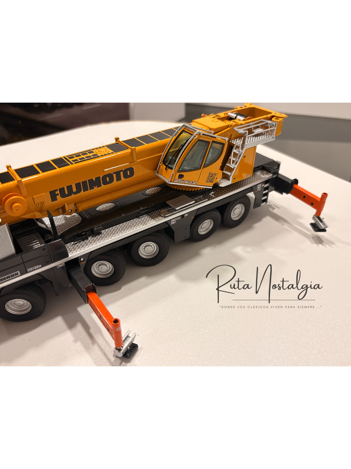 NZG Liebherr LTM 1250-5.1 modelos “Jaromin” / “Fujimoto Juki” 1:50 | Grúa móvil telescópica de colección premium - edición limitada en Chile 9