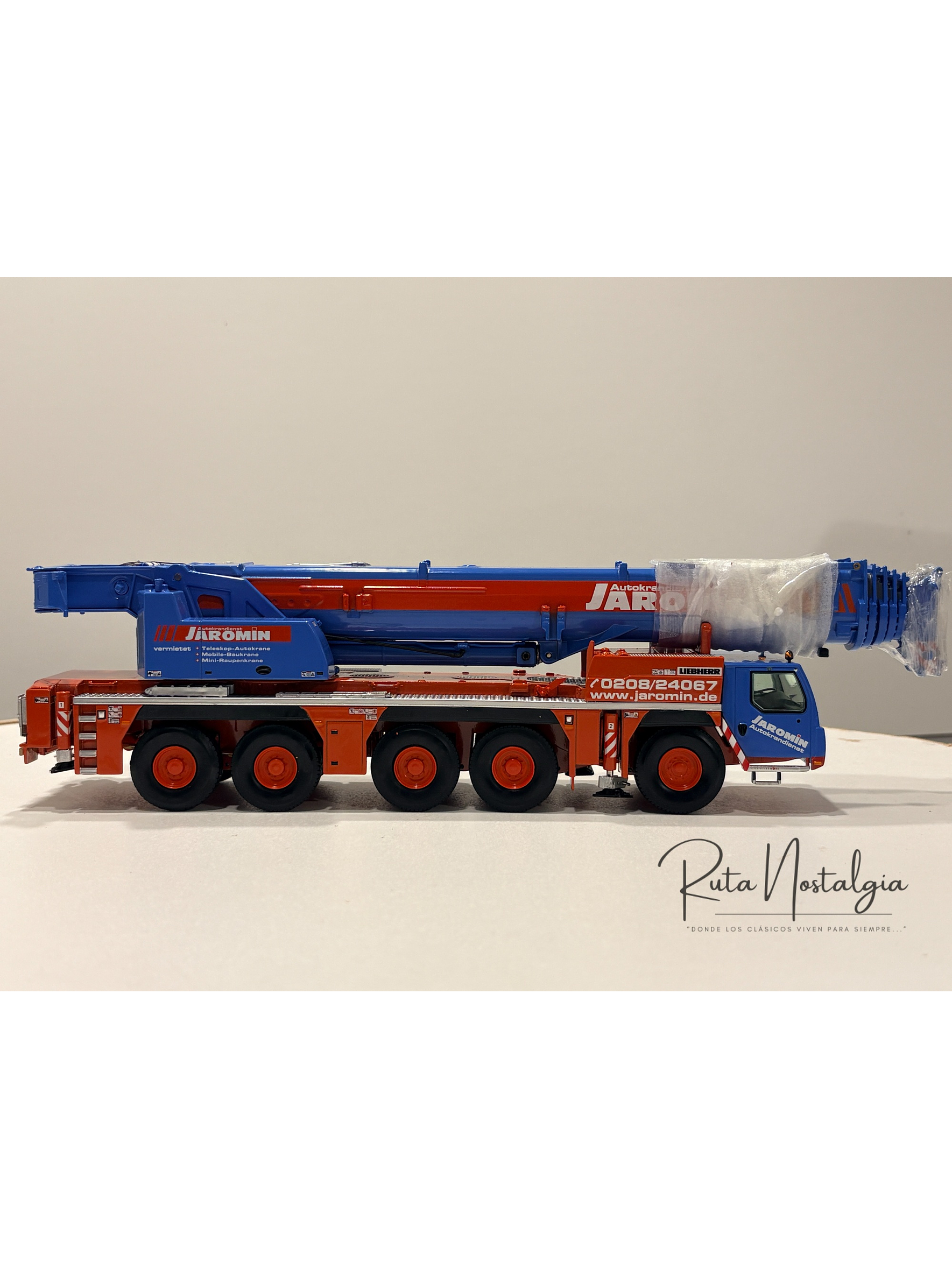 NZG Liebherr LTM 1250-5.1 modelos “Jaromin” / “Fujimoto Juki” 1:50 | Grúa móvil telescópica de colección premium - edición limitada en Chile 2