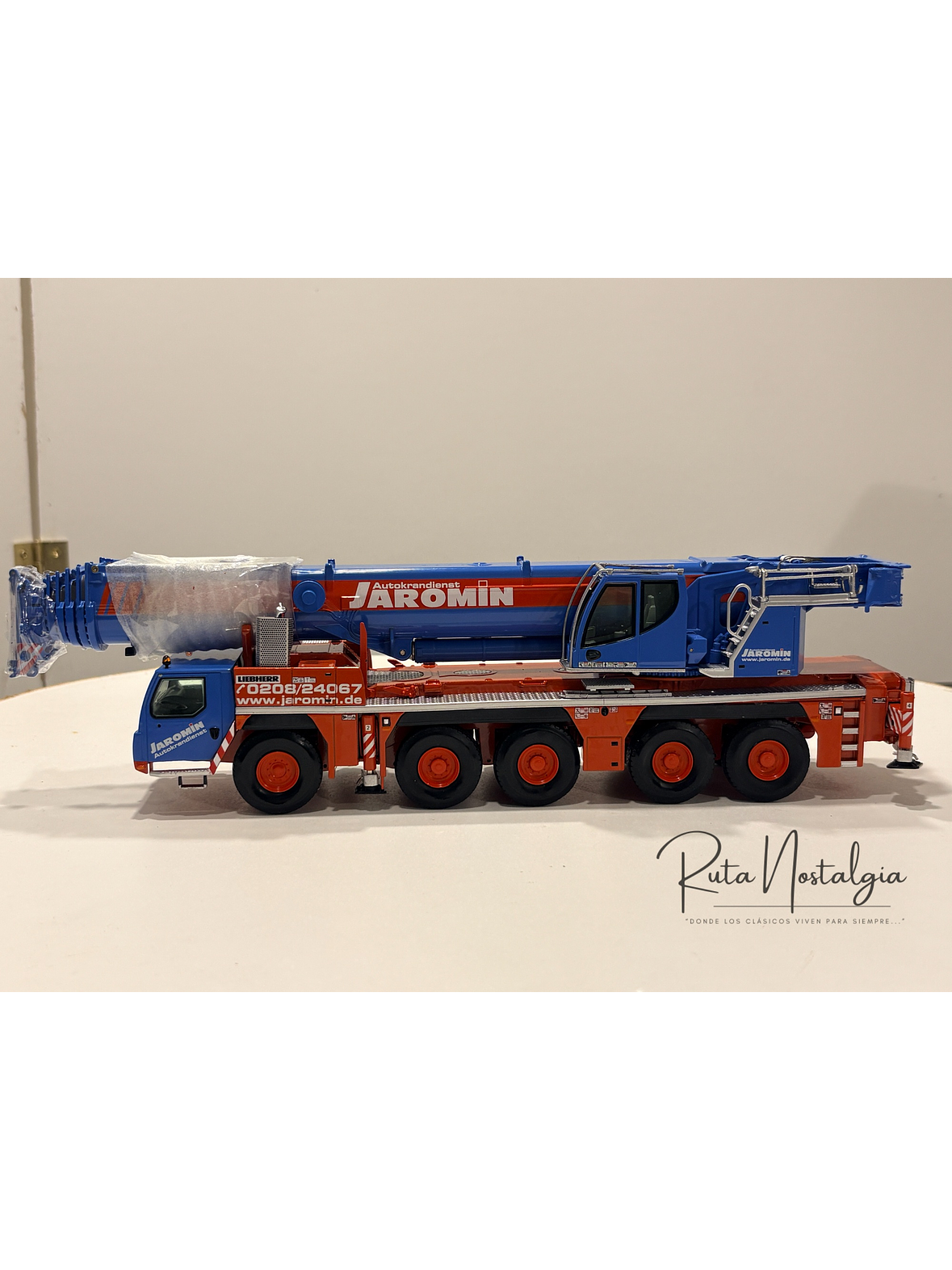 NZG Liebherr LTM 1250-5.1 modelos “Jaromin” / “Fujimoto Juki” 1:50 | Grúa móvil telescópica de colección premium - edición limitada en Chile 8