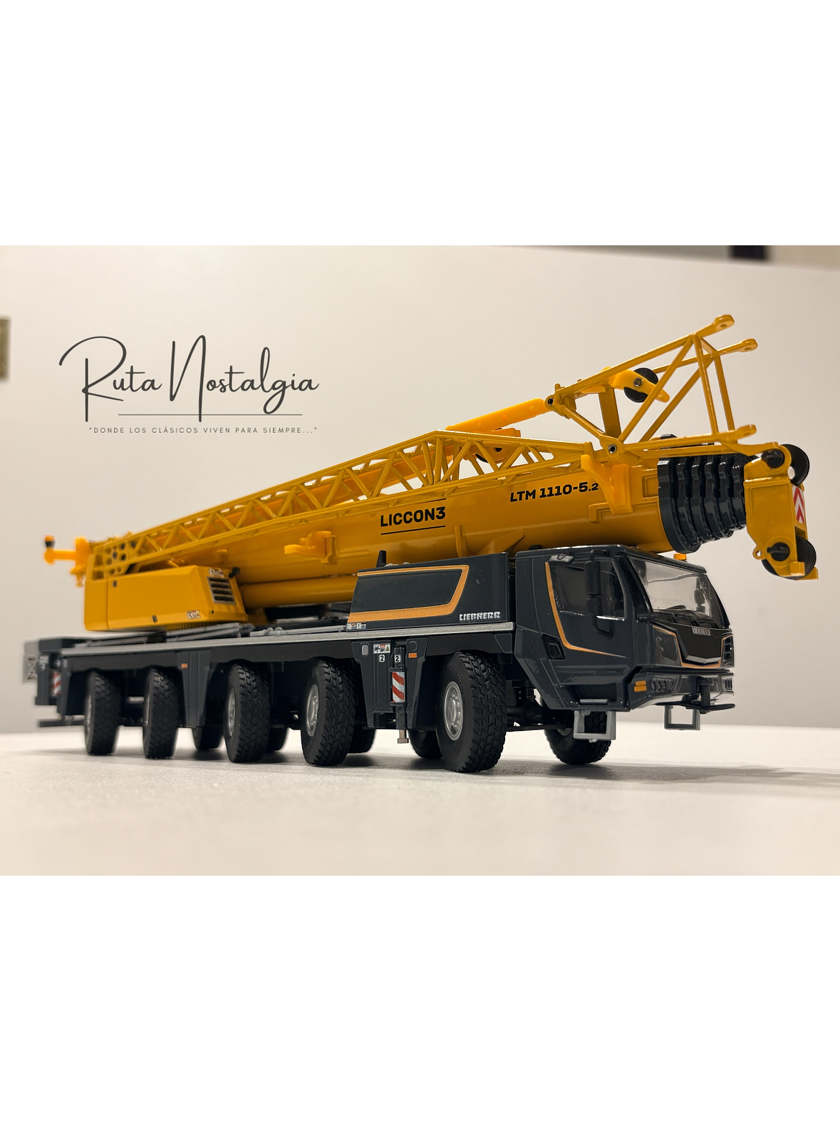 Liebherr LTM 1110-5.2 Conrad 1:50 | Grúa móvil de 5 ejes a escala de colección en Chile 1