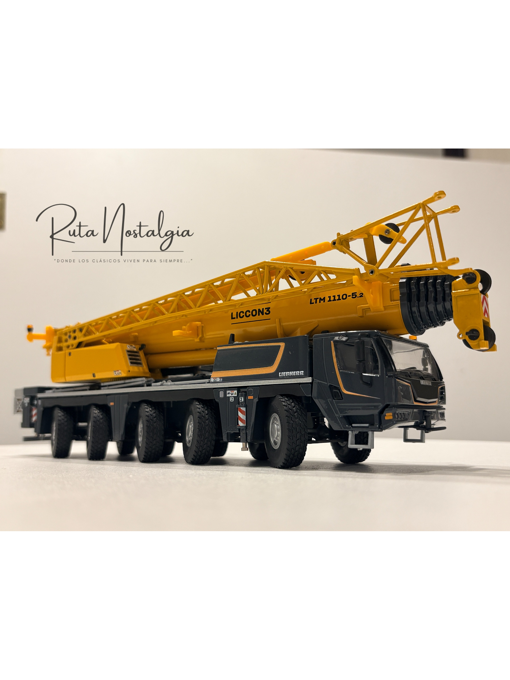 Liebherr LTM 1110-5.2 Conrad 1:50 | Grúa móvil de 5 ejes a escala de colección en Chile 1