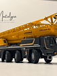 Liebherr LTM 1110-5.2 Conrad 1:50 | Grúa móvil de 5 ejes a escala de colección en Chile - Miniatura 1