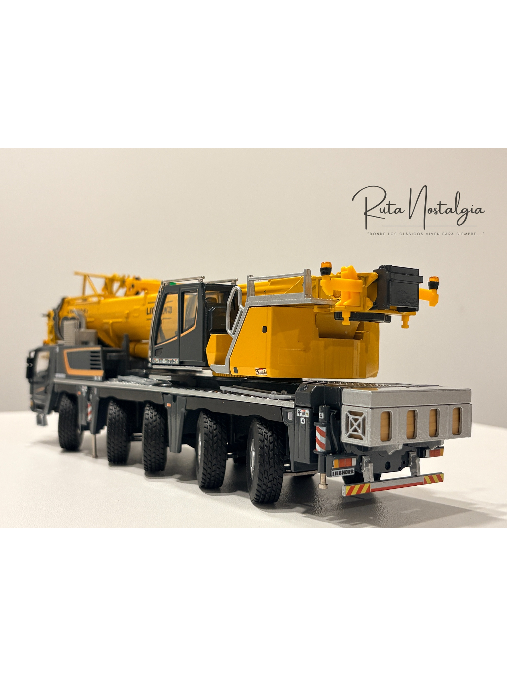Liebherr LTM 1110-5.2 Conrad 1:50 | Grúa móvil de 5 ejes a escala de colección en Chile 5
