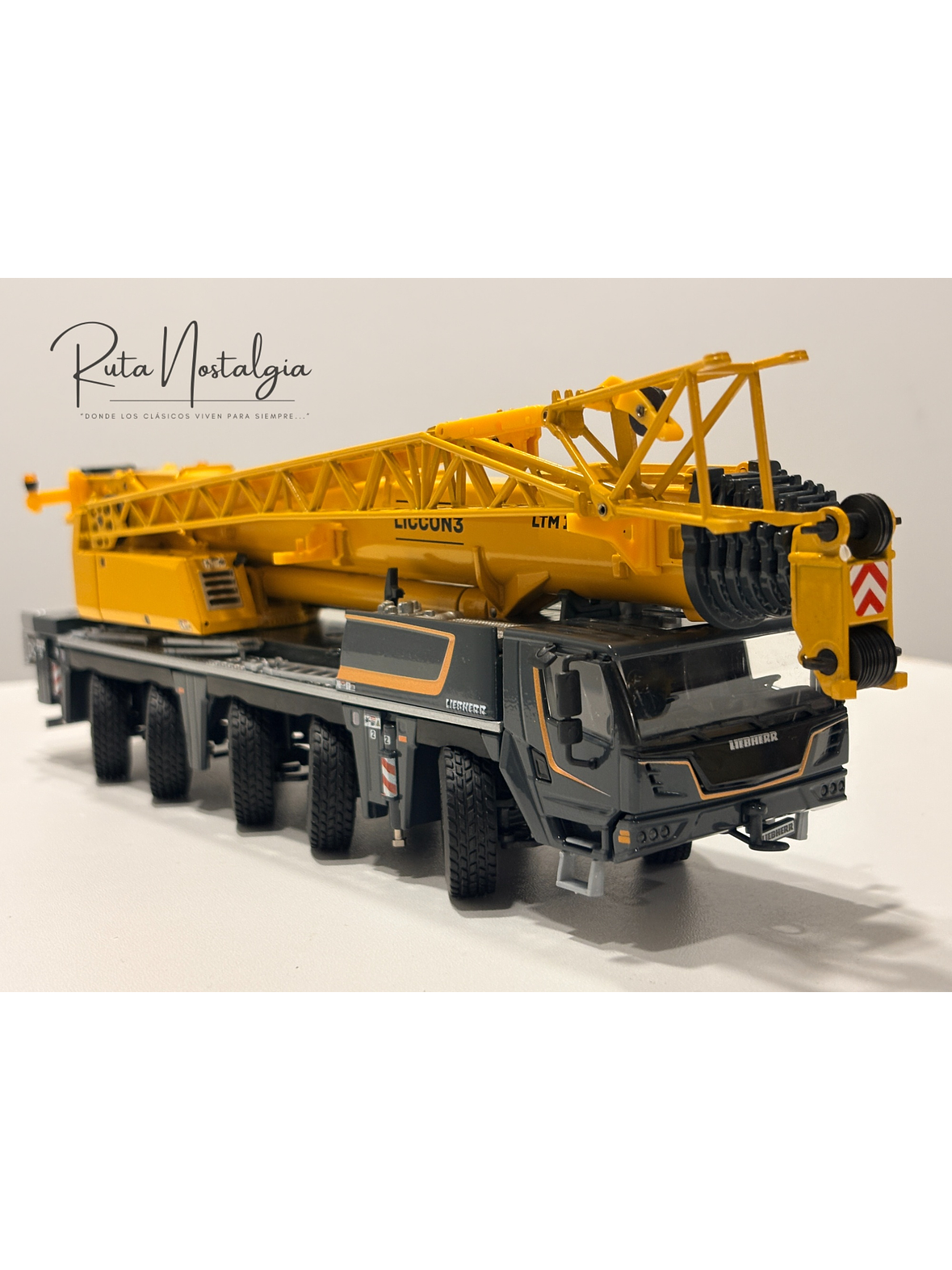 Liebherr LTM 1110-5.2 Conrad 1:50 | Grúa móvil de 5 ejes a escala de colección en Chile 6