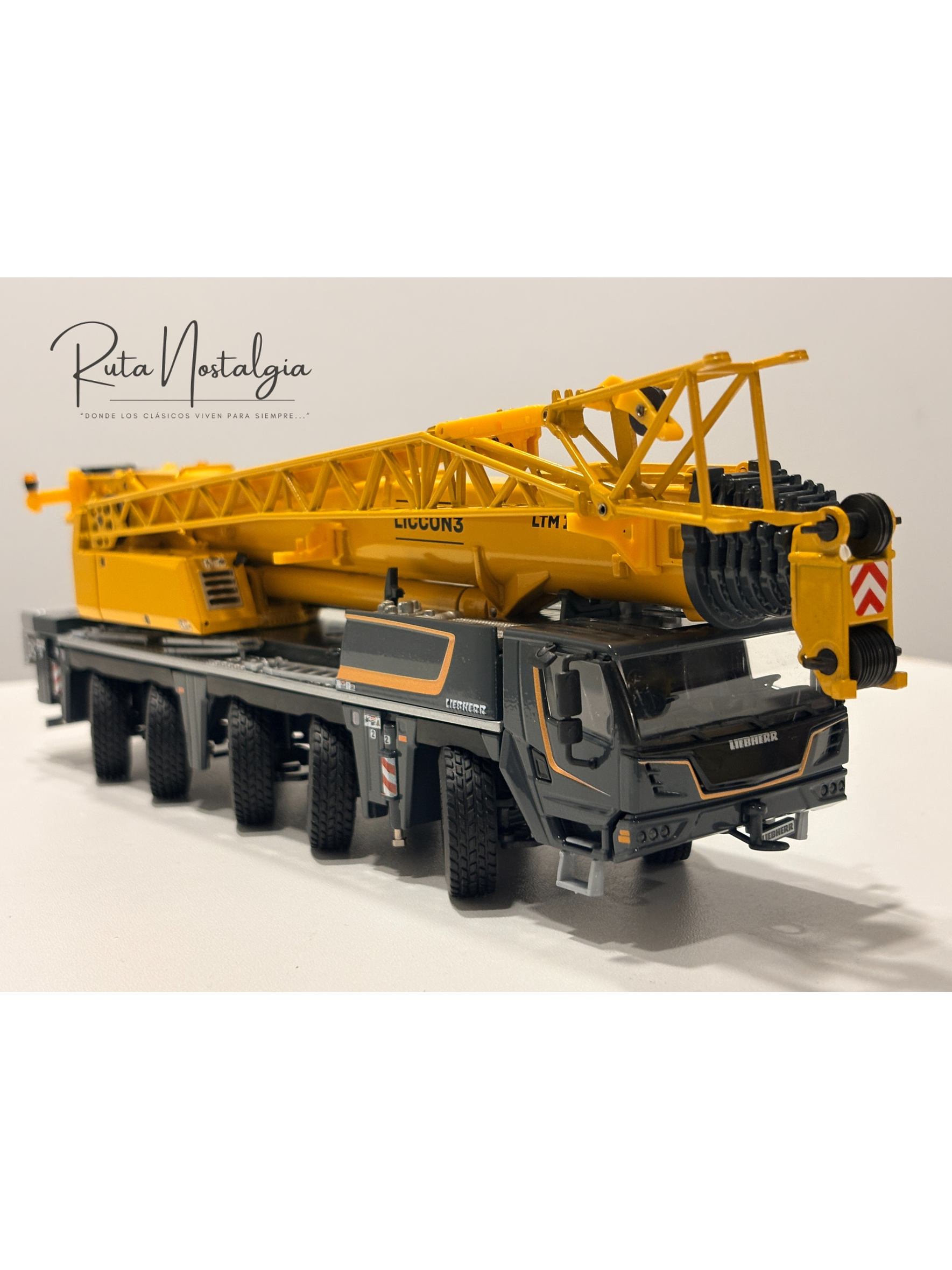 Liebherr LTM 1110-5.2 Conrad 1:50 | Grúa móvil de 5 ejes a escala de colección en Chile 6