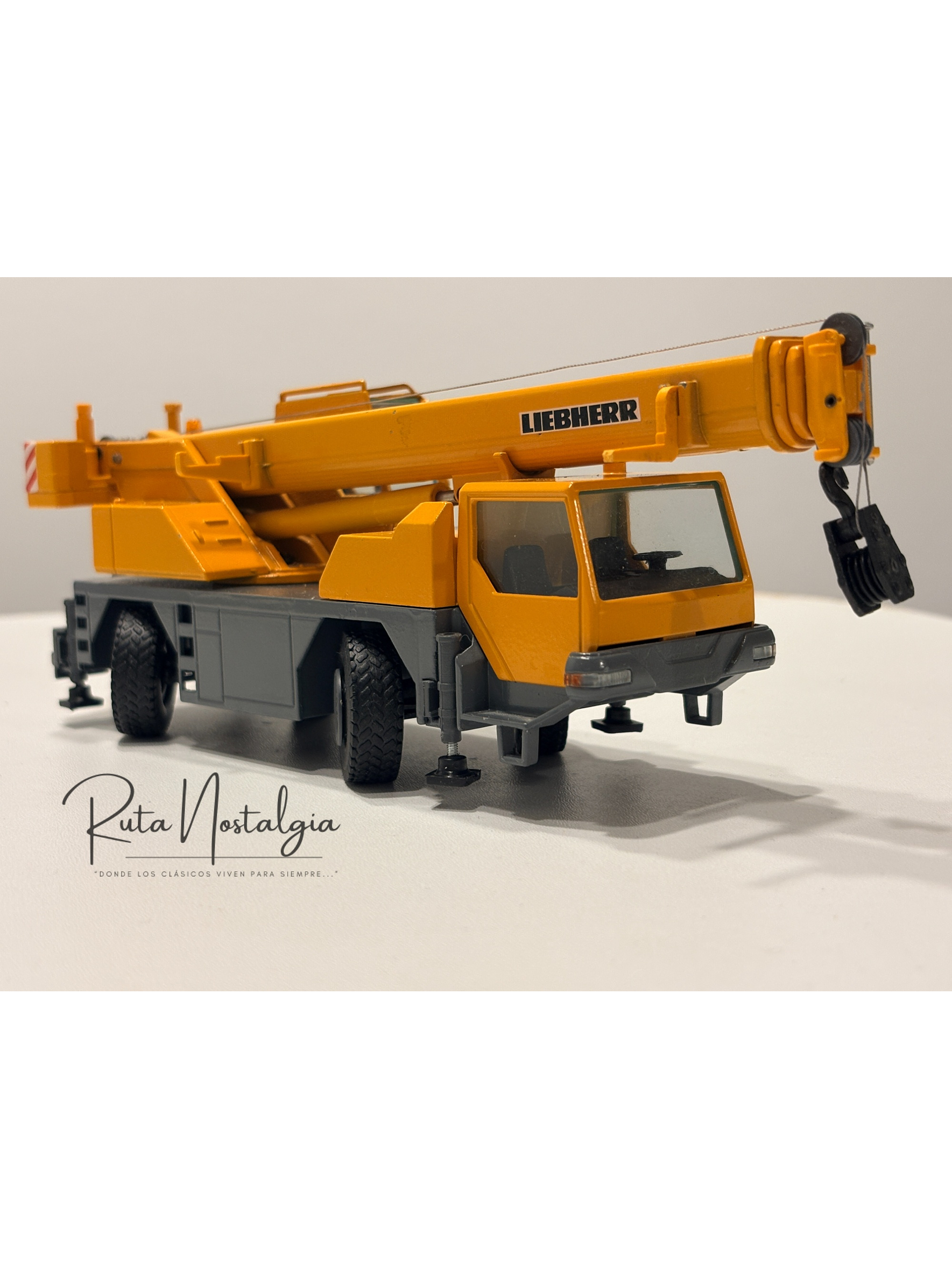 Liebherr LTM 1030-2.1 Conrad | Grúa móvil de 2 ejes a escala 1:50. Modelo raro  en Chile - Comprado. a coleccionista - 11