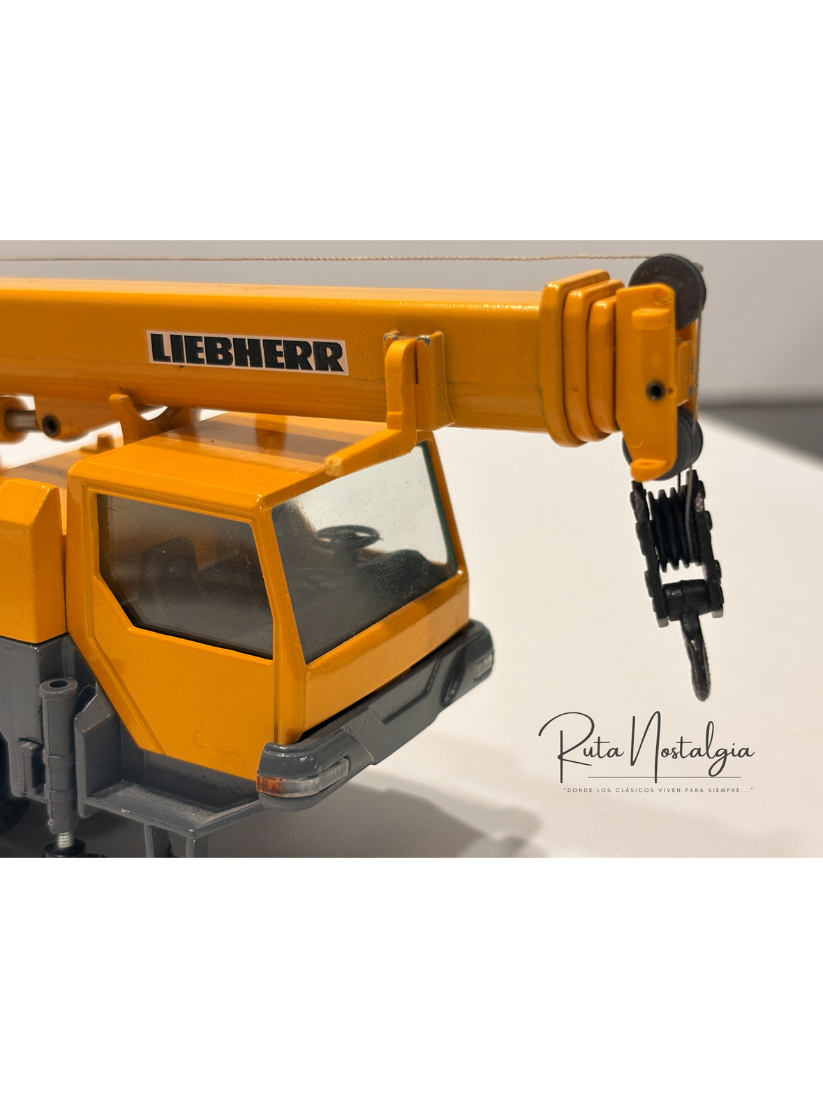 Liebherr LTM 1030-2.1 Conrad | Grúa móvil de 2 ejes a escala 1:50. Modelo raro  en Chile - Comprado. a coleccionista - 8
