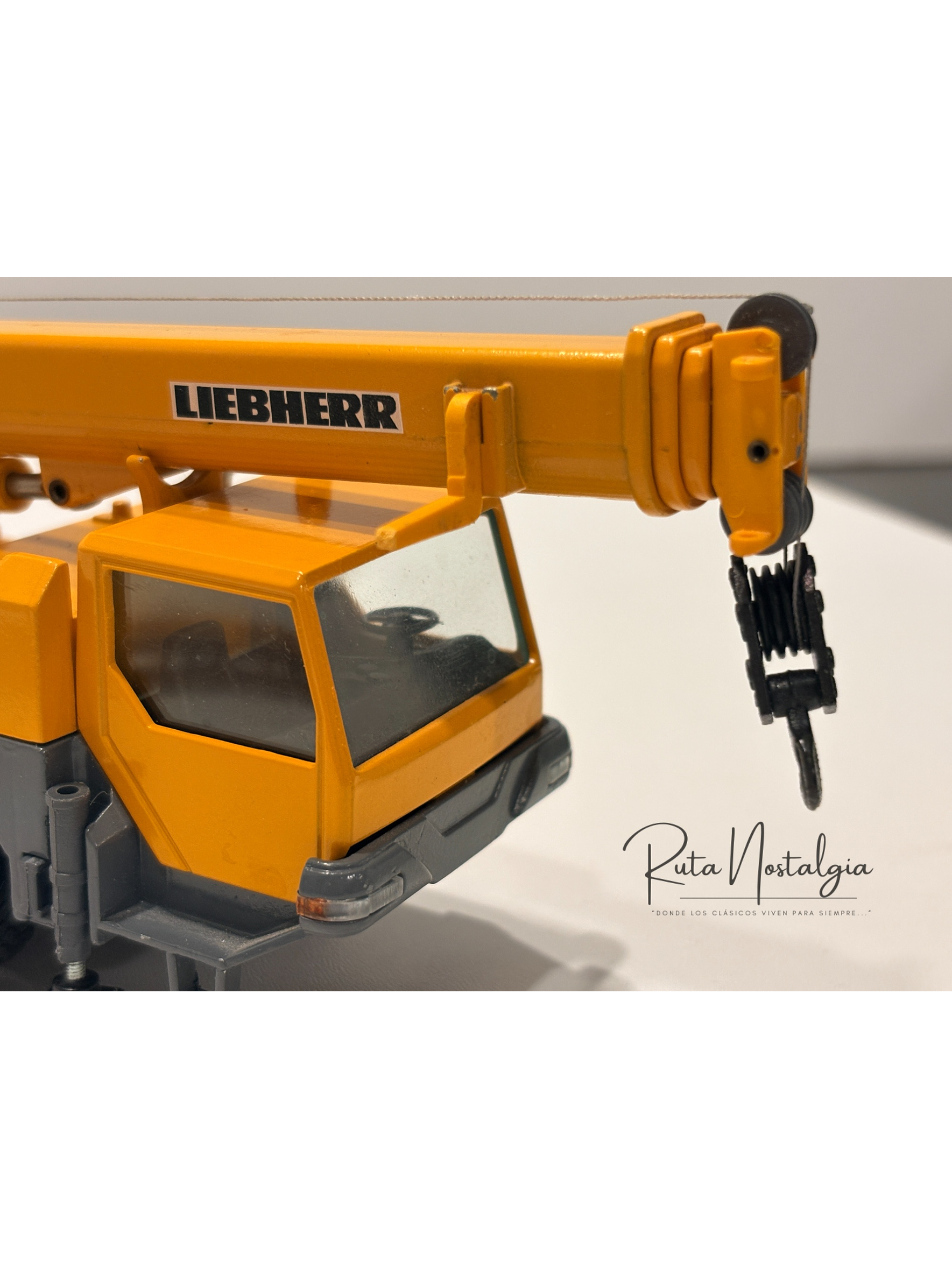 Liebherr LTM 1030-2.1 Conrad | Grúa móvil de 2 ejes a escala 1:50. Modelo raro  en Chile - Comprado. a coleccionista - 8