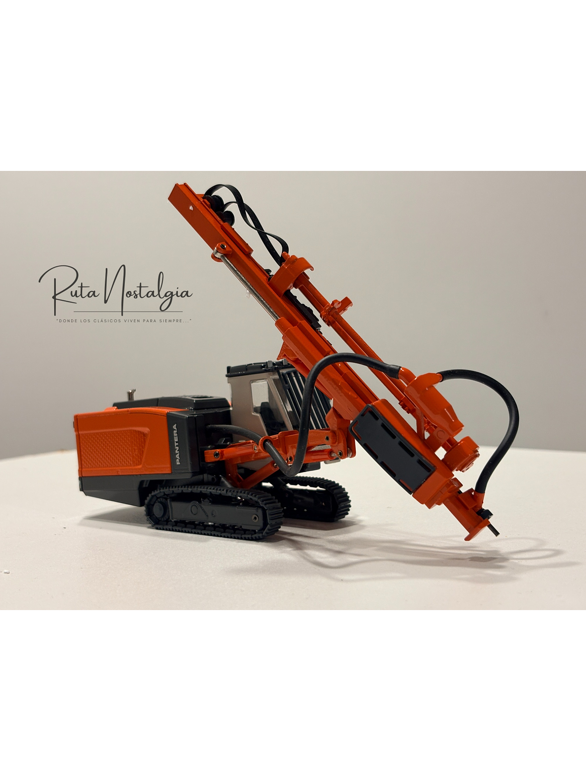 Sandvik Pantera DP1500i Conrad 1:50 | Perforadora de superficie Top Hammer a escala en Chile 3