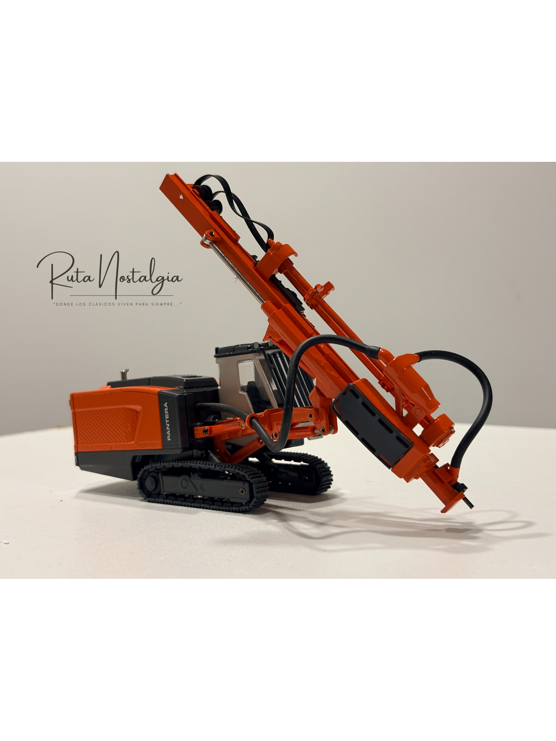 Sandvik Pantera DP1500i Conrad 1:50 | Perforadora de superficie Top Hammer a escala en Chile 3