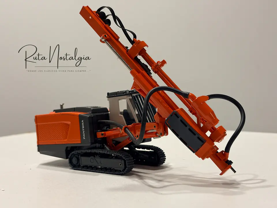 Equipo Minero Sandvik Pantera DP1500i | Conrad 1:50 3