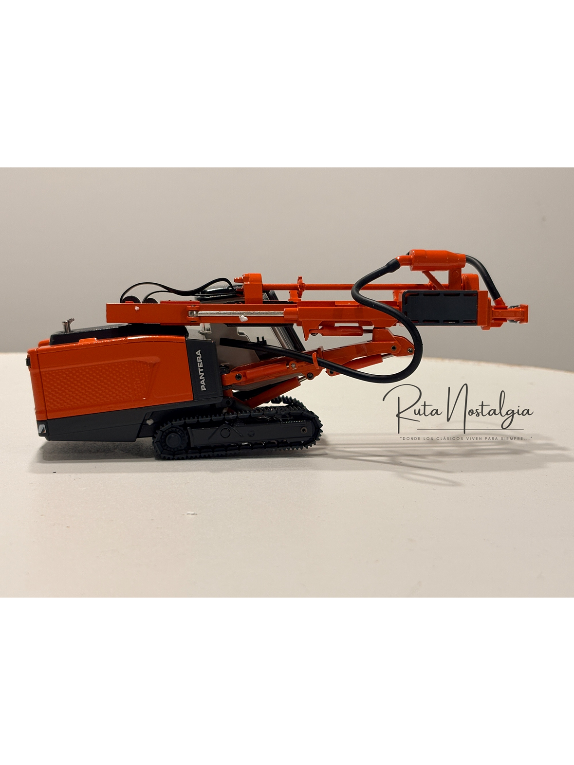 Sandvik Pantera DP1500i Conrad 1:50 | Perforadora de superficie Top Hammer a escala en Chile 5