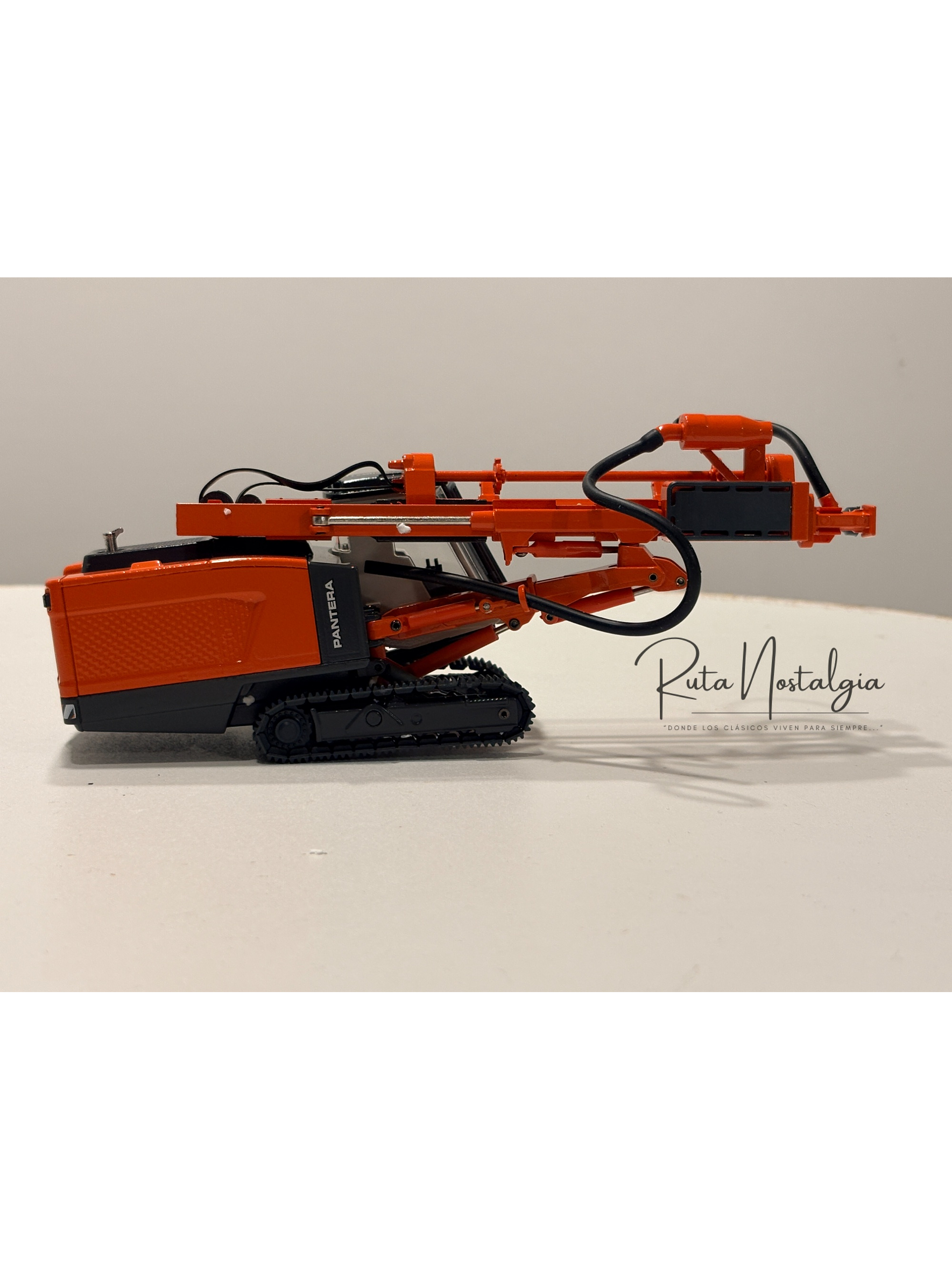 Sandvik Pantera DP1500i Conrad 1:50 | Perforadora de superficie Top Hammer a escala en Chile 5