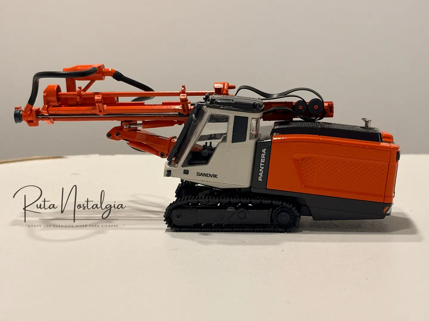 Equipo Minero Sandvik Pantera DP1500i | Conrad 1:50 7