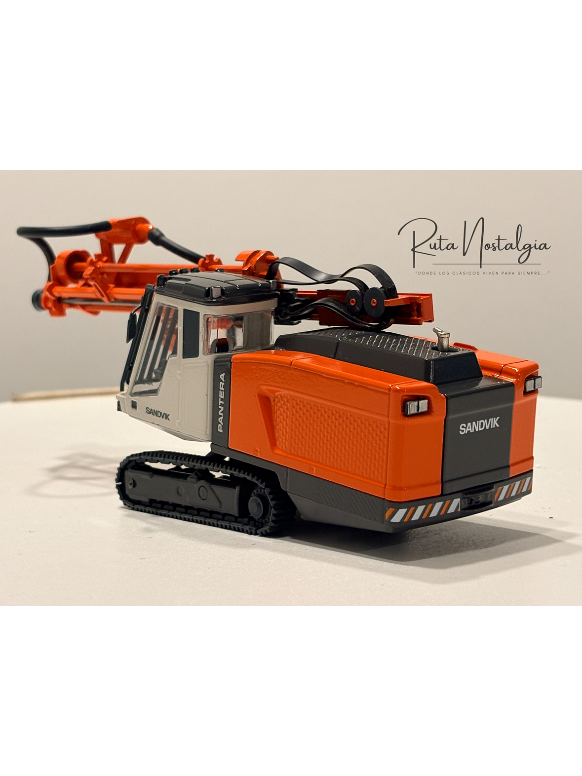 Sandvik Pantera DP1500i Conrad 1:50 | Perforadora de superficie Top Hammer a escala en Chile 4