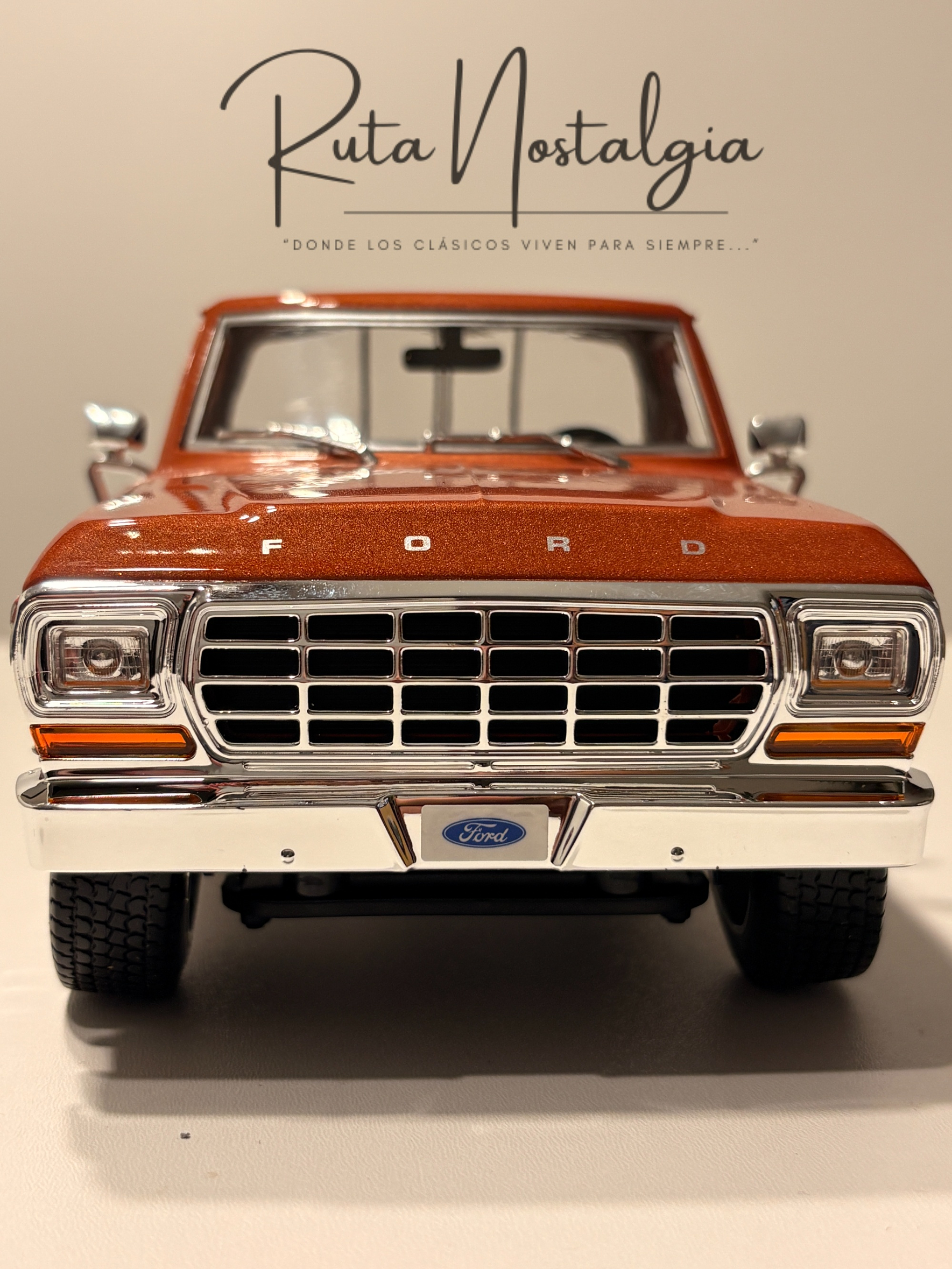 Ford F-150 Pick-Up 1979 Maisto 1:18 Brown White MI31462BR | Camioneta clásica a escala en Chile 2