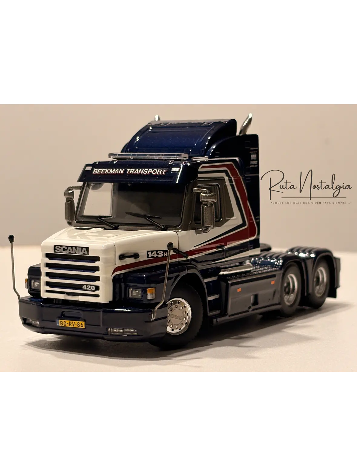 Camión a escala Scania 143H - 3 Series Torpedo 6x2 