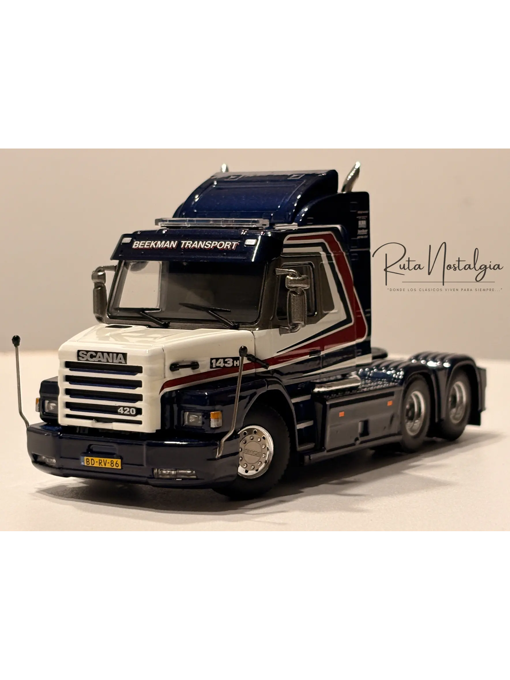 Camión a escala Scania 143H - 3 Series Torpedo 6x2 