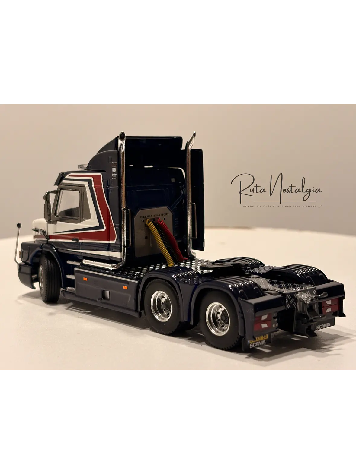 Camión a escala Scania 143H - 3 Series Torpedo 6x2 