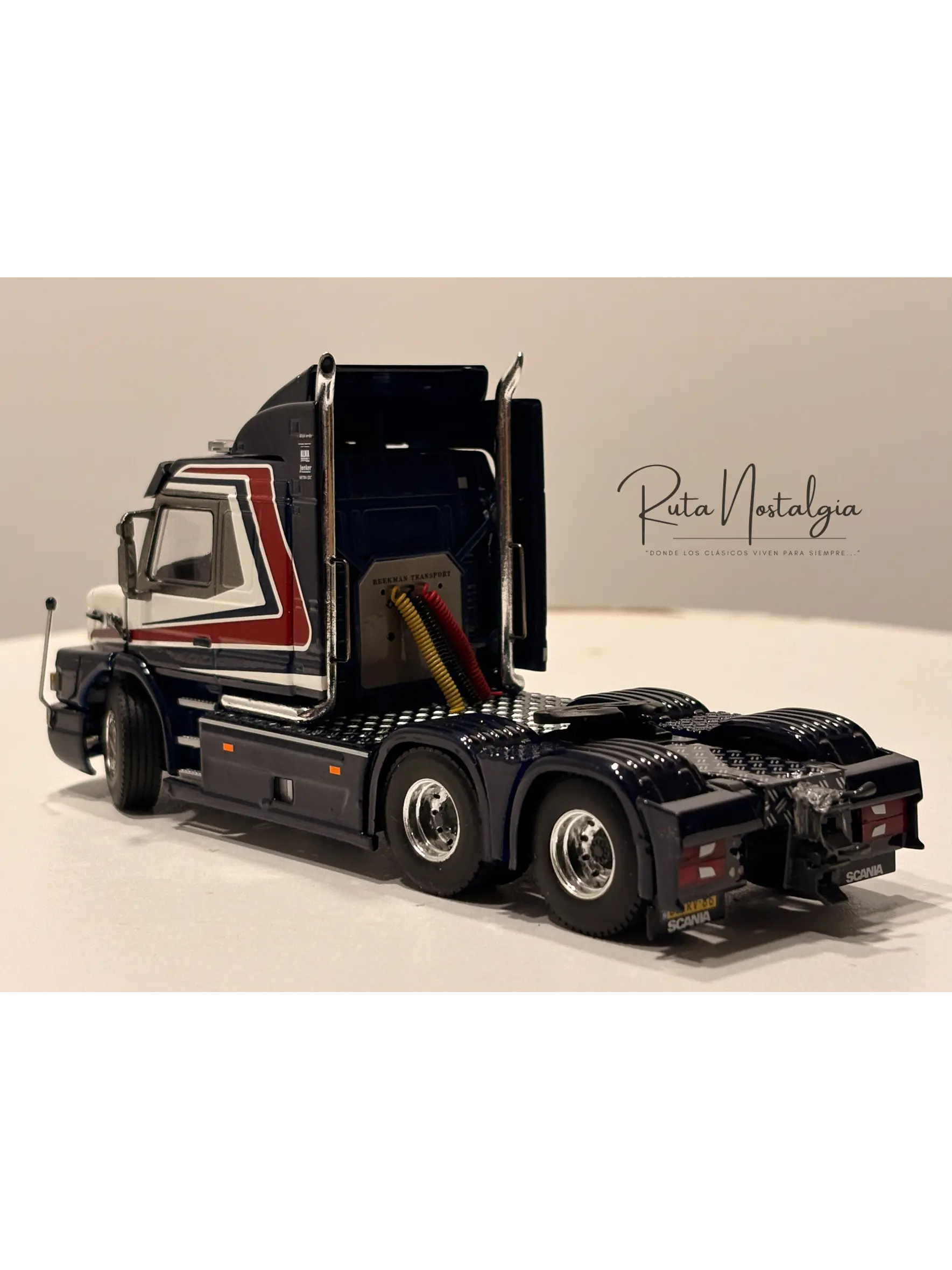 Camión a escala Scania 143H - 3 Series Torpedo 6x2 