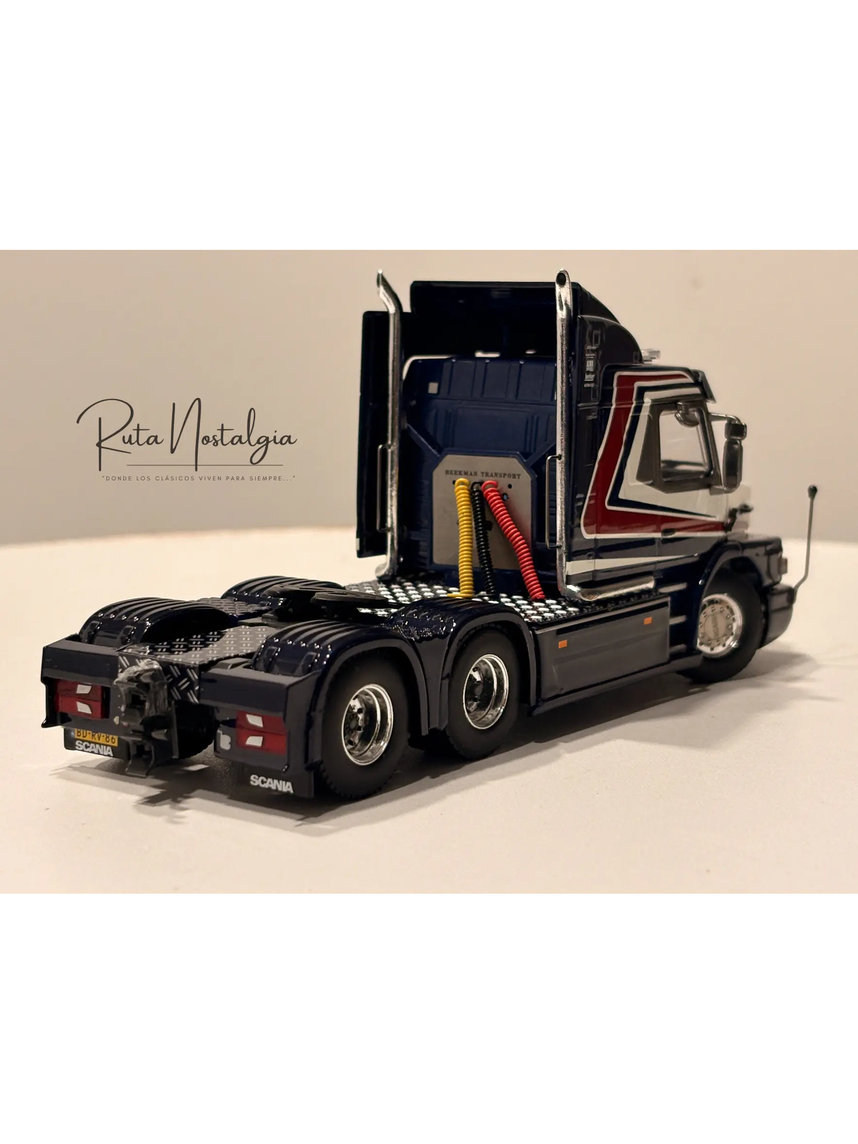 Camión a escala Scania 143H - 3 Series Torpedo 6x2 