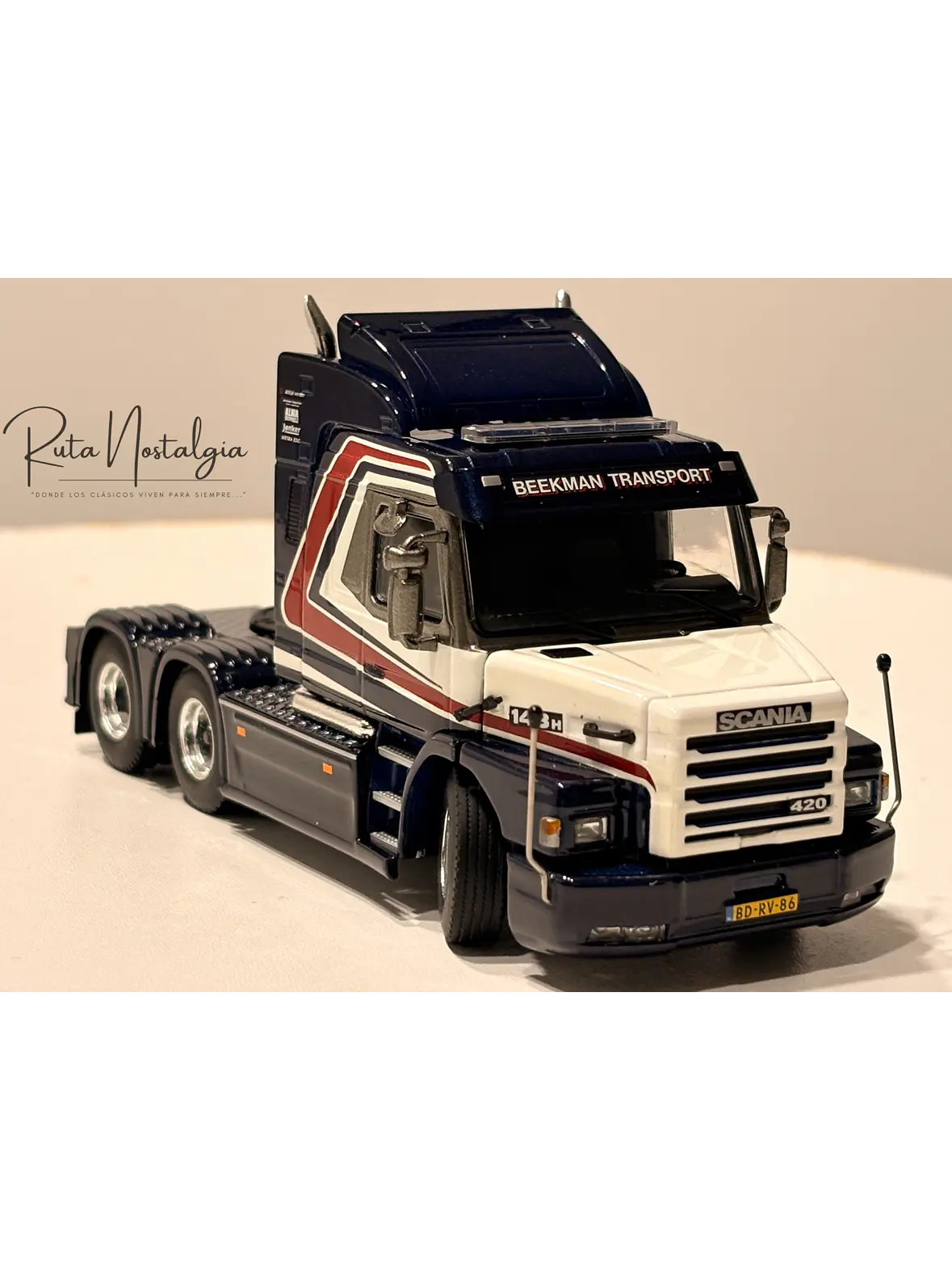 Camión a escala Scania 143H - 3 Series Torpedo 6x2 