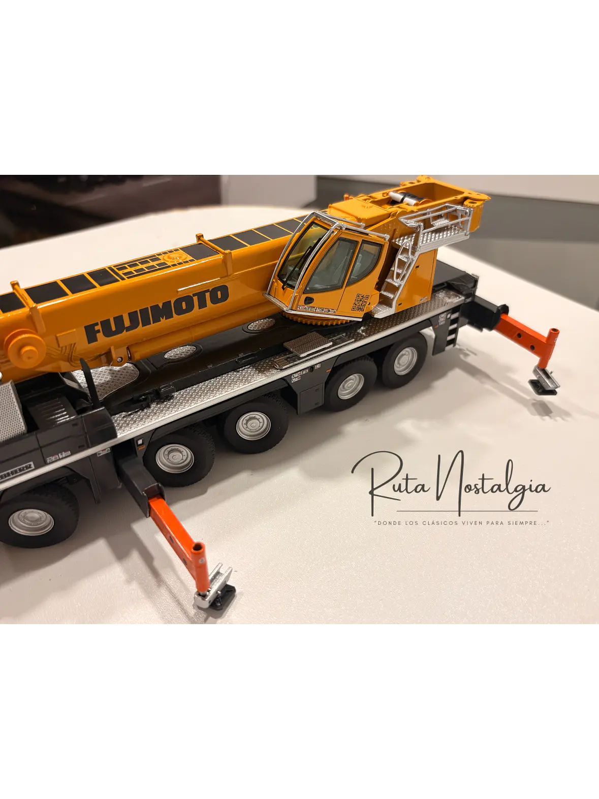 Grúa móvil todo terreno Liebherr LTM 1250-5.1  | NZG Modelle (Alemania) Escala 1:50 | Modelos: Jaromin y Fujimoto Juki 21