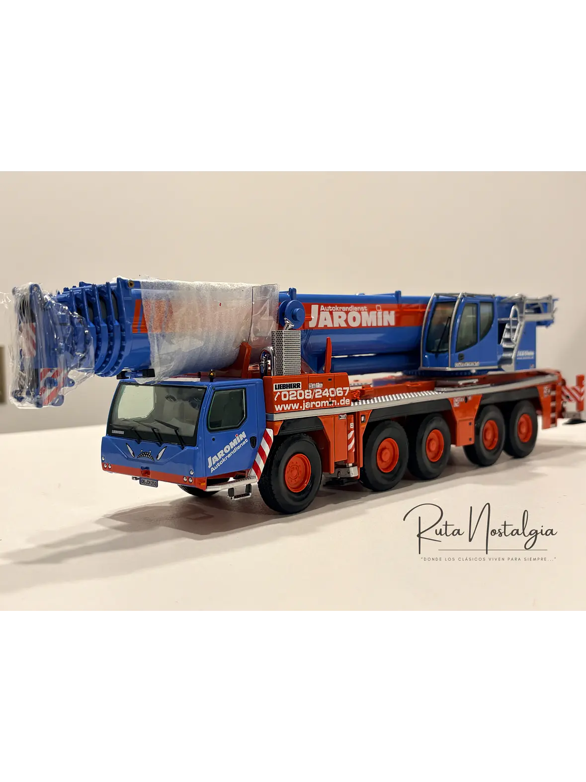 Grúa móvil todo terreno Liebherr LTM 1250-5.1  | NZG Modelle (Alemania) Escala 1:50 | Modelos: Jaromin y Fujimoto Juki 4
