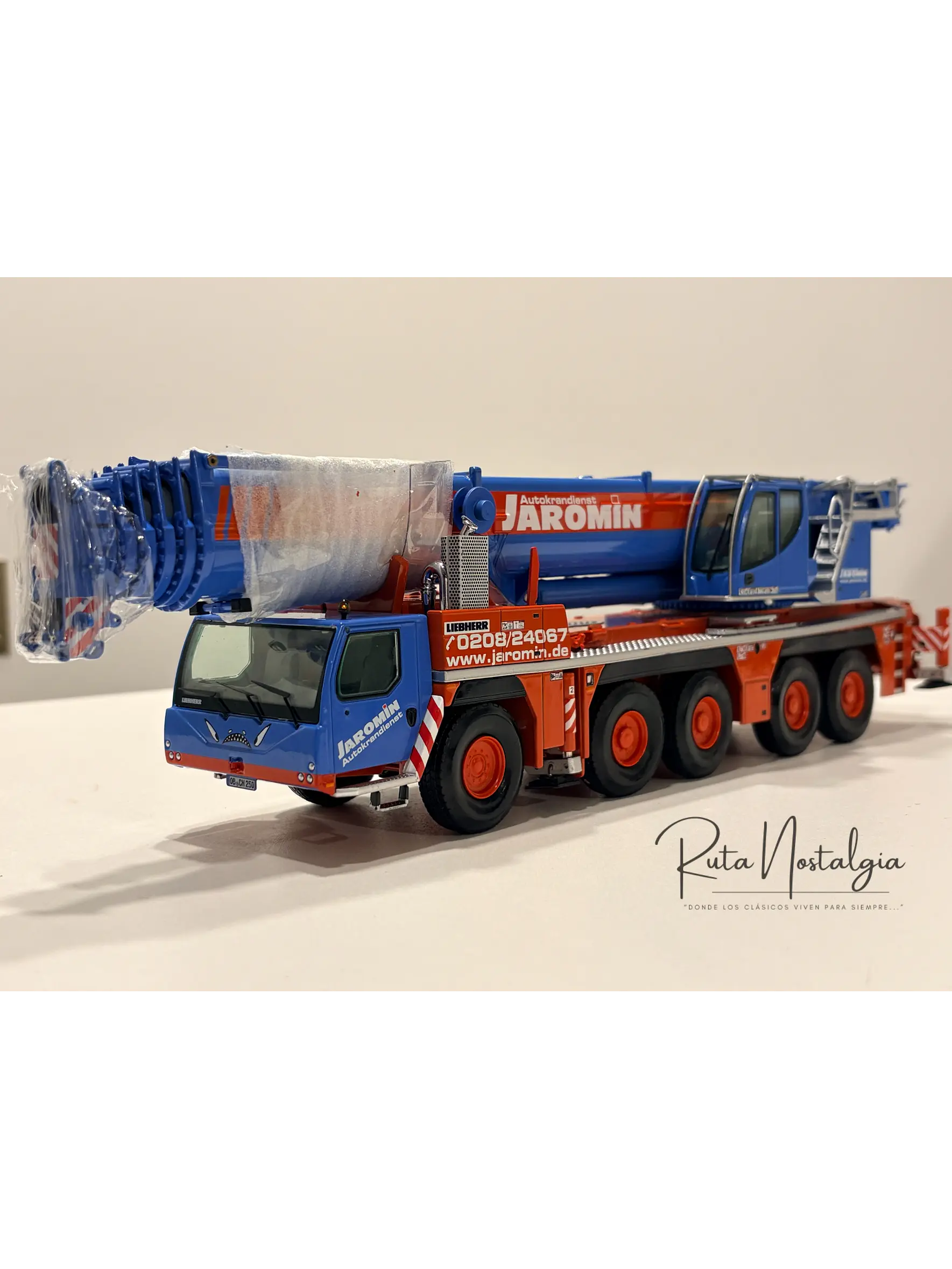 Grúa móvil todo terreno Liebherr LTM 1250-5.1  | NZG Modelle (Alemania) Escala 1:50 | Modelos: Jaromin y Fujimoto Juki 4