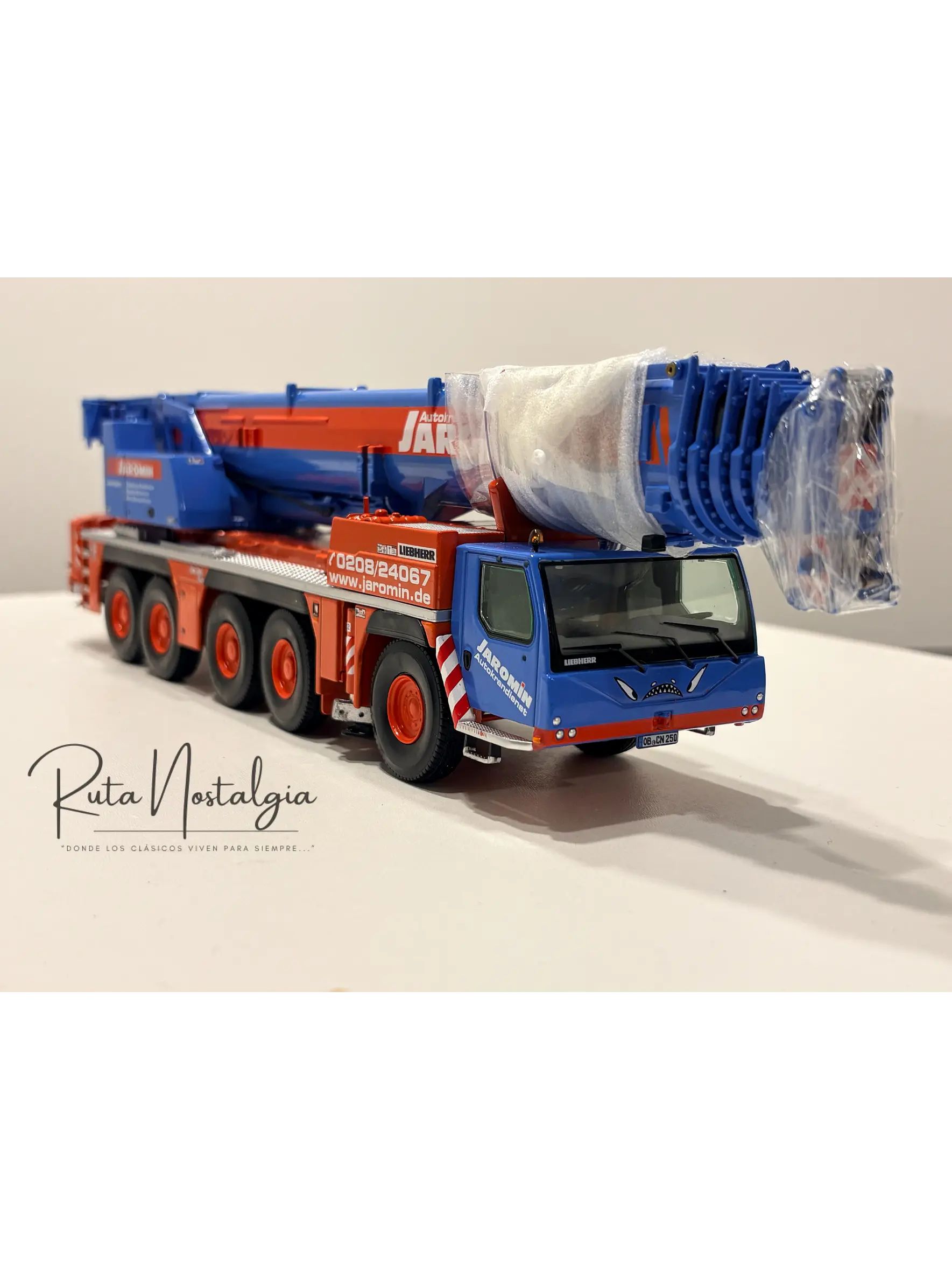 Grúa móvil todo terreno Liebherr LTM 1250-5.1  | NZG Modelle (Alemania) Escala 1:50 | Modelos: Jaromin y Fujimoto Juki 10