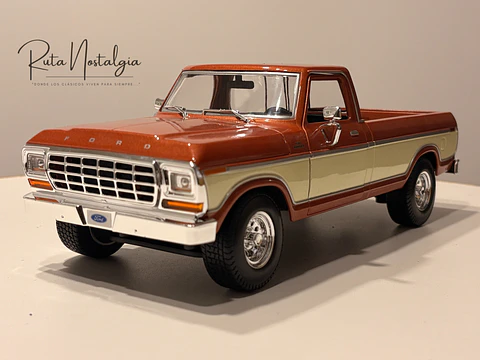 Camioneta a escala Ford F-150 Pick-Up 1979 | Maisto  1:18 Brown White | Camioneta clásica a escala en Chile