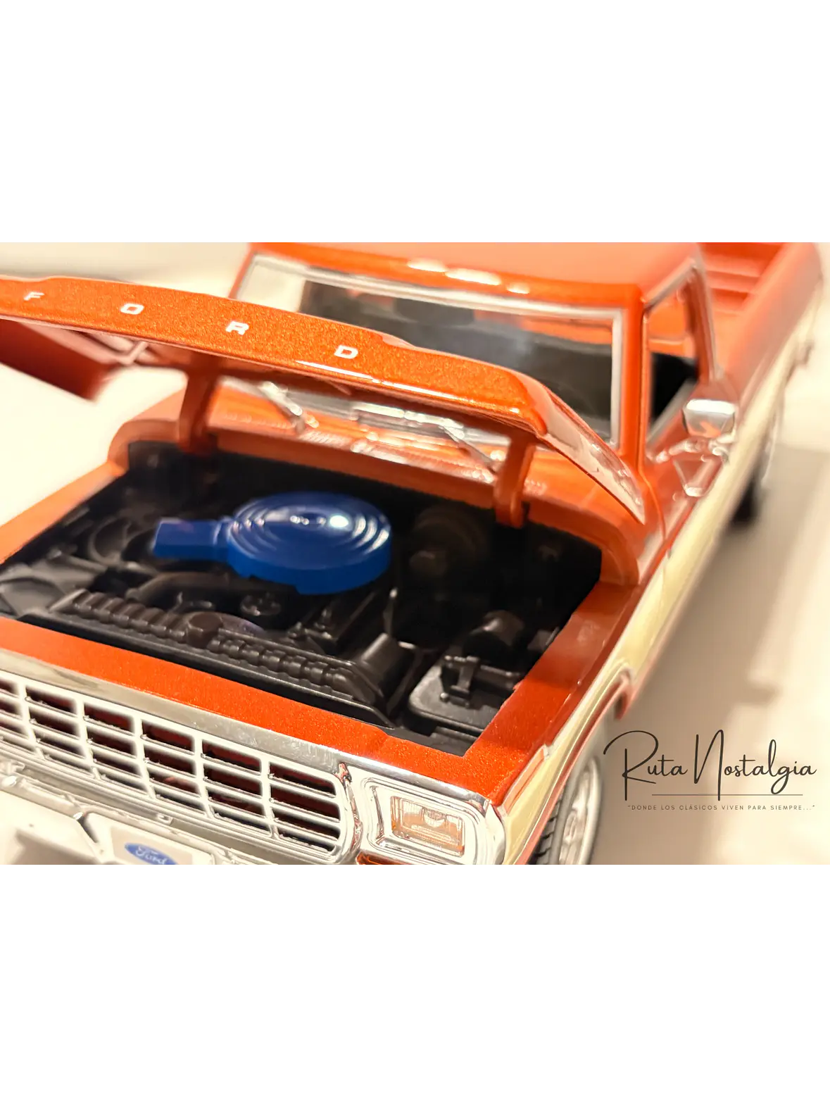 Camioneta a escala Ford F-150 Pick-Up 1979 | Maisto  1:18 Brown White | Camioneta clásica a escala en Chile 4