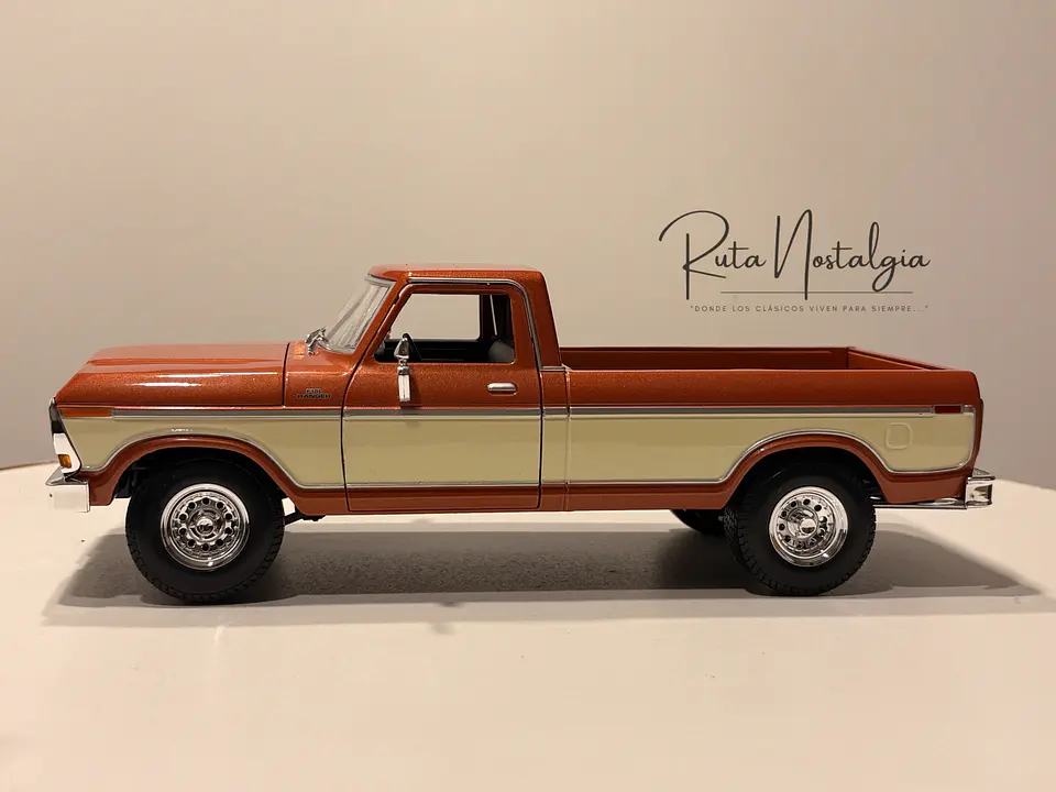 Camioneta Ford F-150 Pick-Up 1979 | Maisto 1:18 9