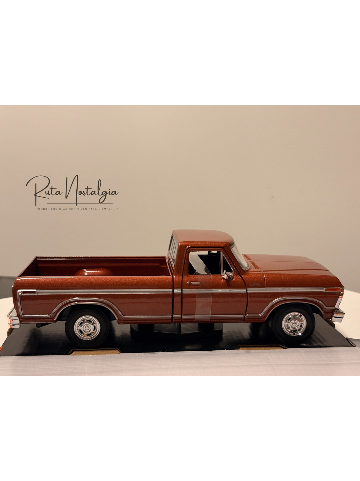 Ford F-150 Custom 1979 Motormax 1:24 – Pickup clásica americana para coleccionistas y amantes del transporte  5