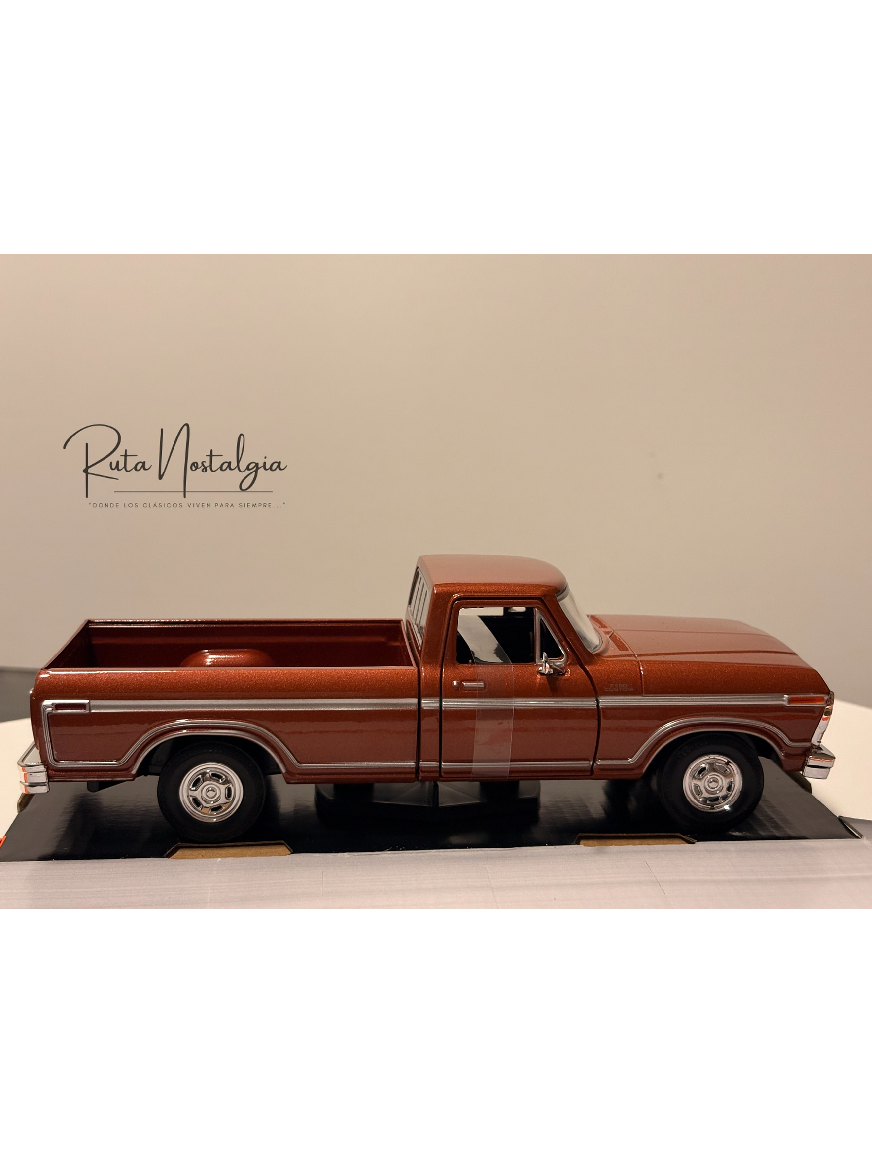Ford F-150 Custom 1979 Motormax 1:24 – Pickup clásica americana para coleccionistas y amantes del transporte  5